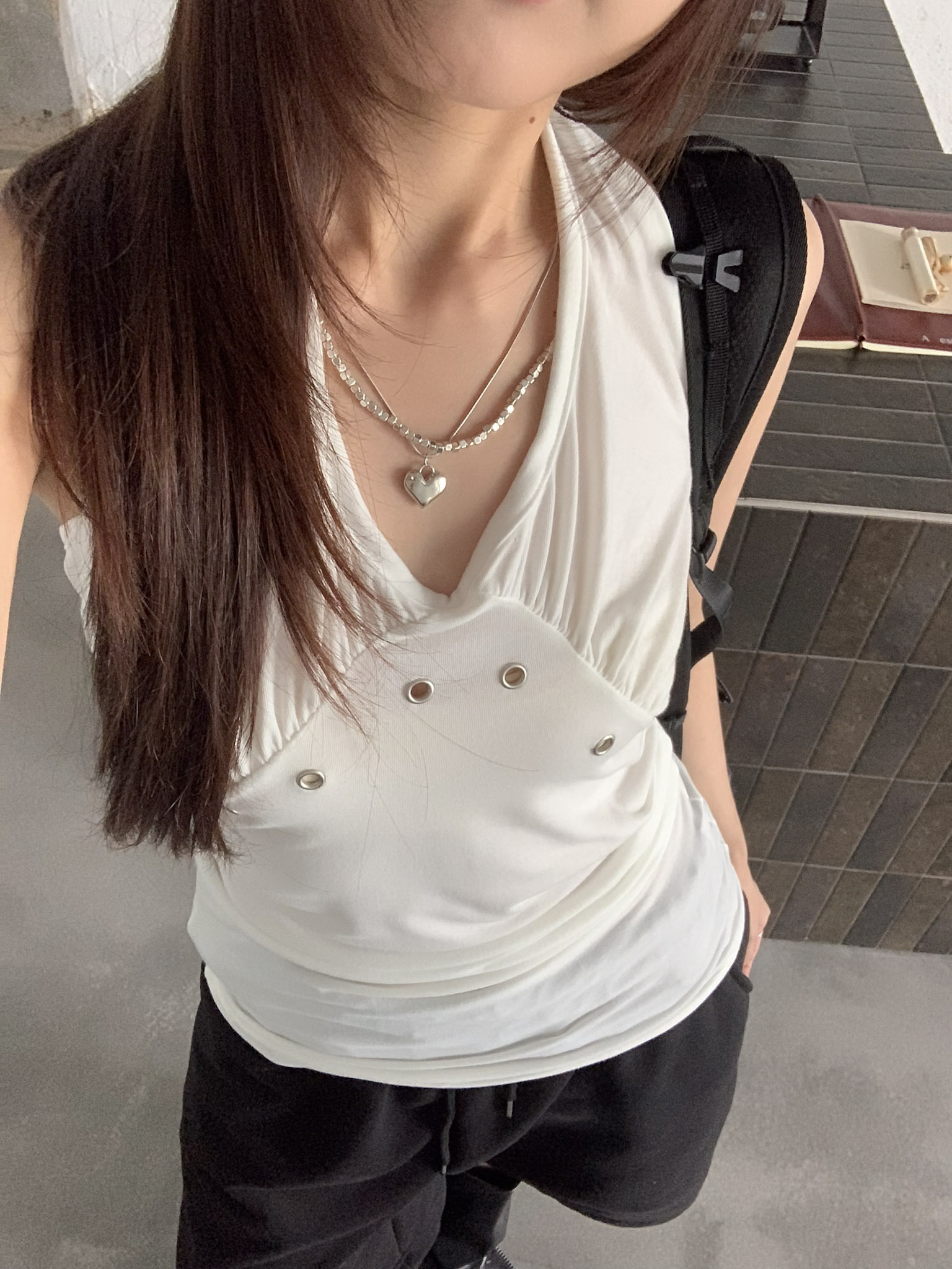 ISA_韓女口味 鉚釘元素繞脖綁帶上衣_66045