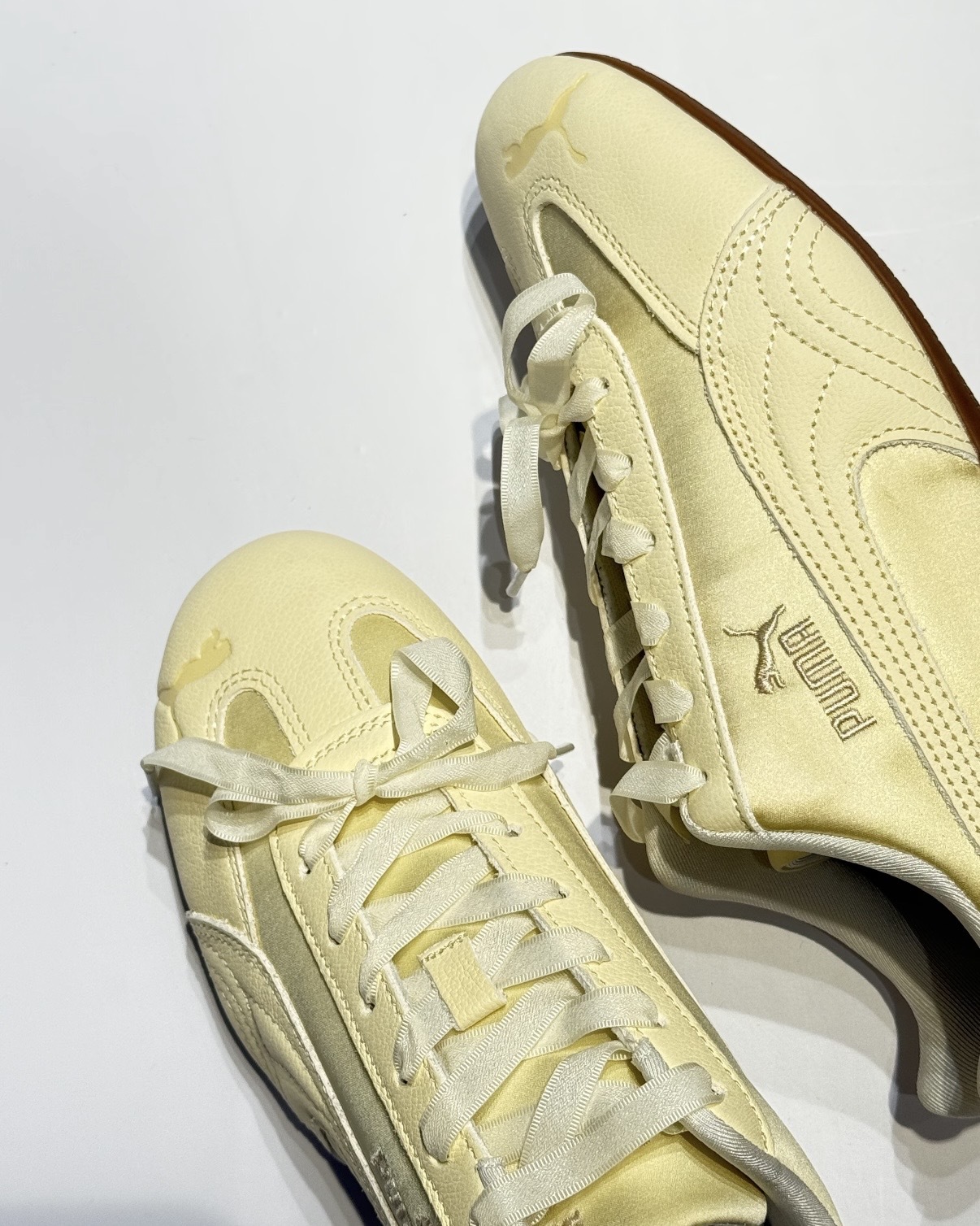 PUMA SPEEDCAT ETOILE 奶油黃 米色 米白 蝴蝶結 緞面 麂皮 拼接 賽車鞋 女鞋 407673-01 / 調貨