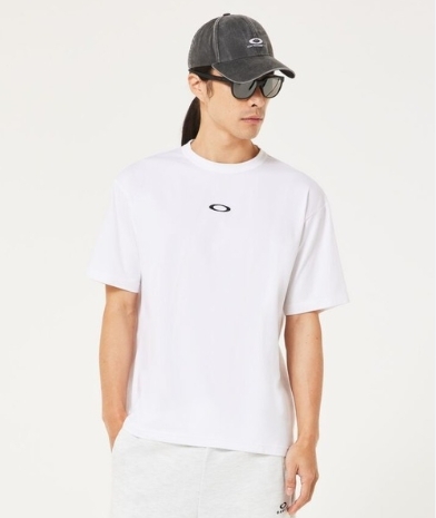 【日本限時連線代購】現貨 OAKLEY Hydrolix™ 胸口刺繡 排汗運動短踢 FOA407666 白