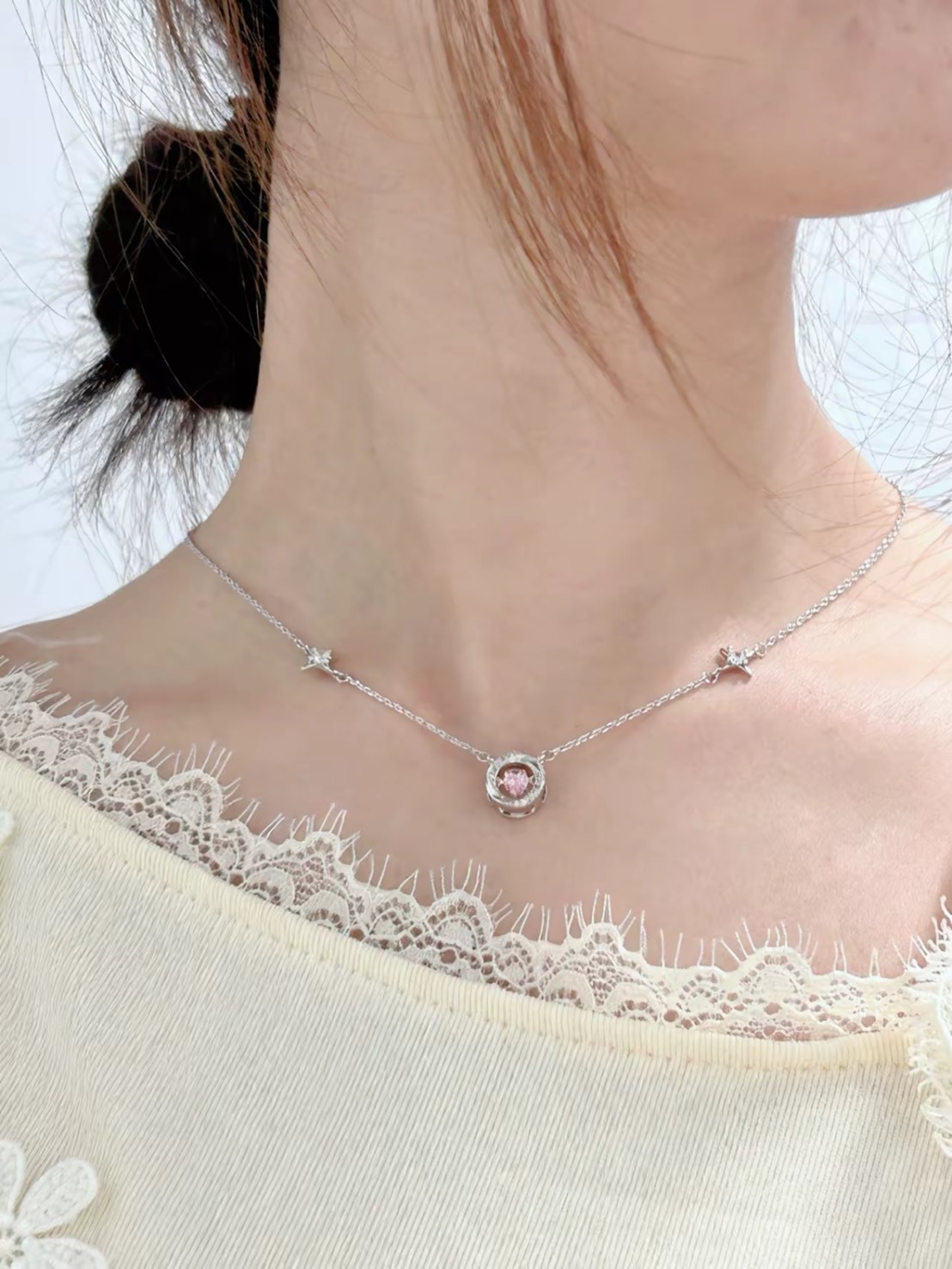 <中間鑽會動> 𝐒𝐖𝐀𝐑𝐎𝐕𝐒𝐊𝐈 施華洛世奇水晶 圓環愛心 項鍊 女款