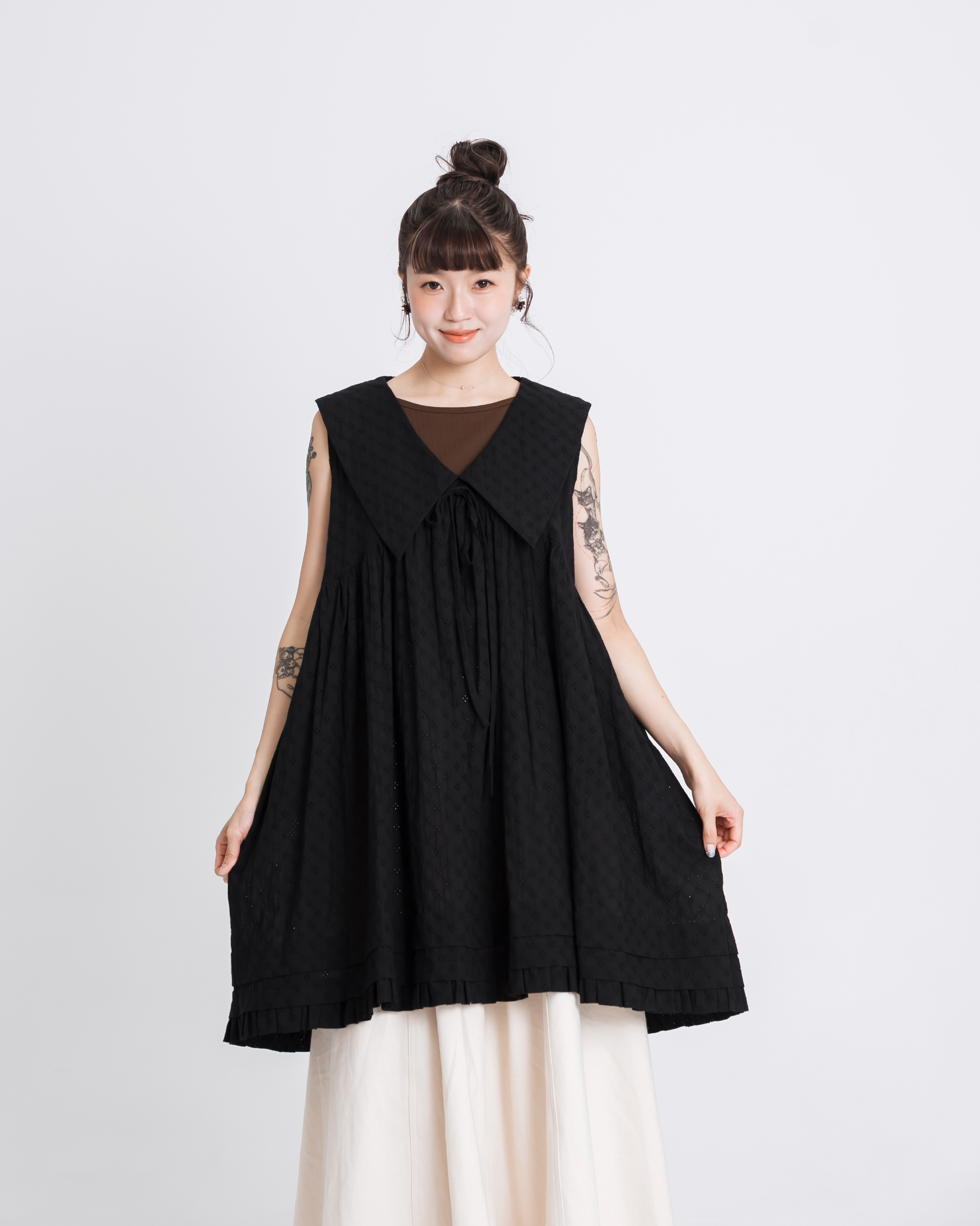 【 Kiki.co made 】Embroidered Pointed-Collar Midi Dress - Black
