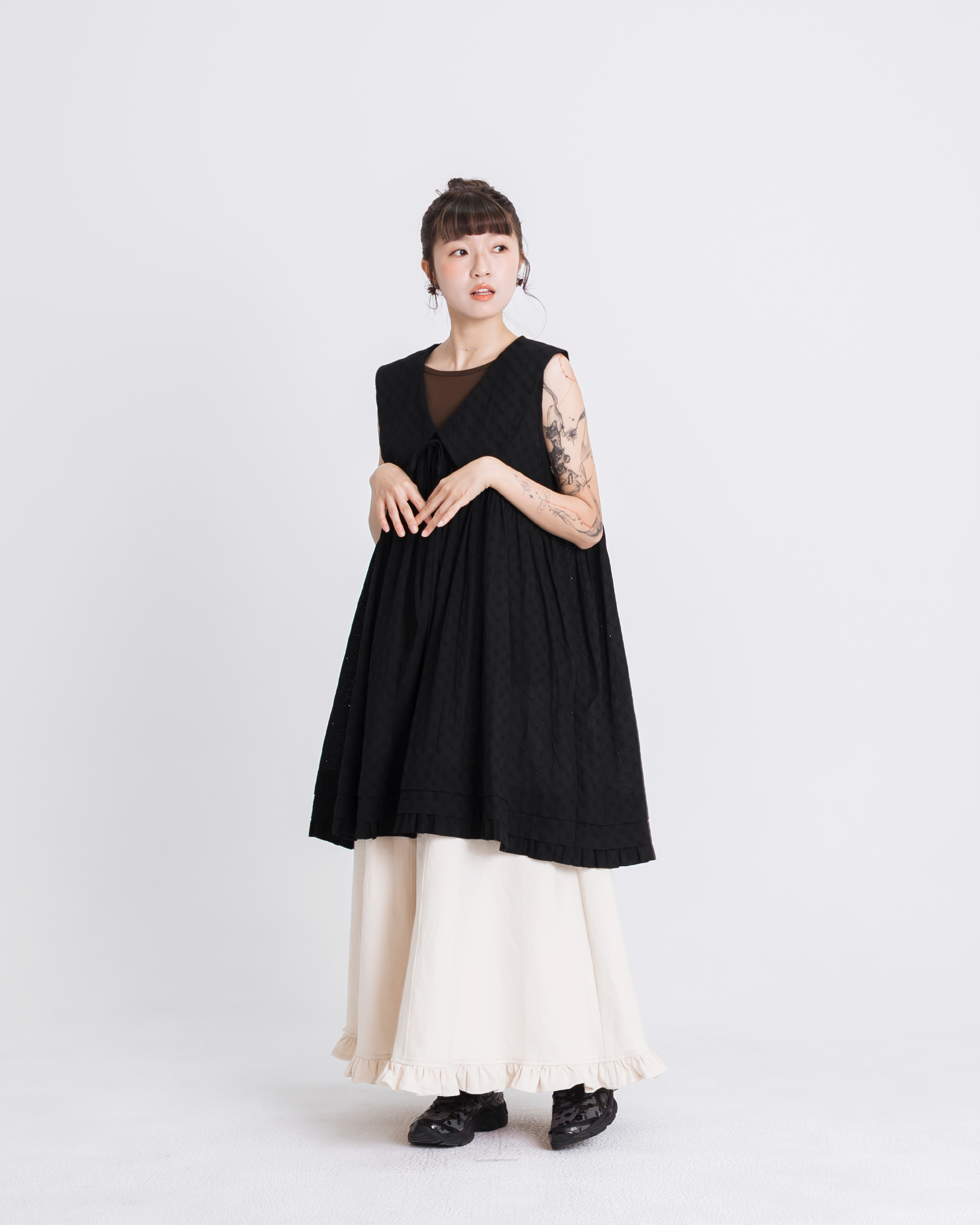 【 Kiki.co made 】Embroidered Pointed-Collar Midi Dress - Black