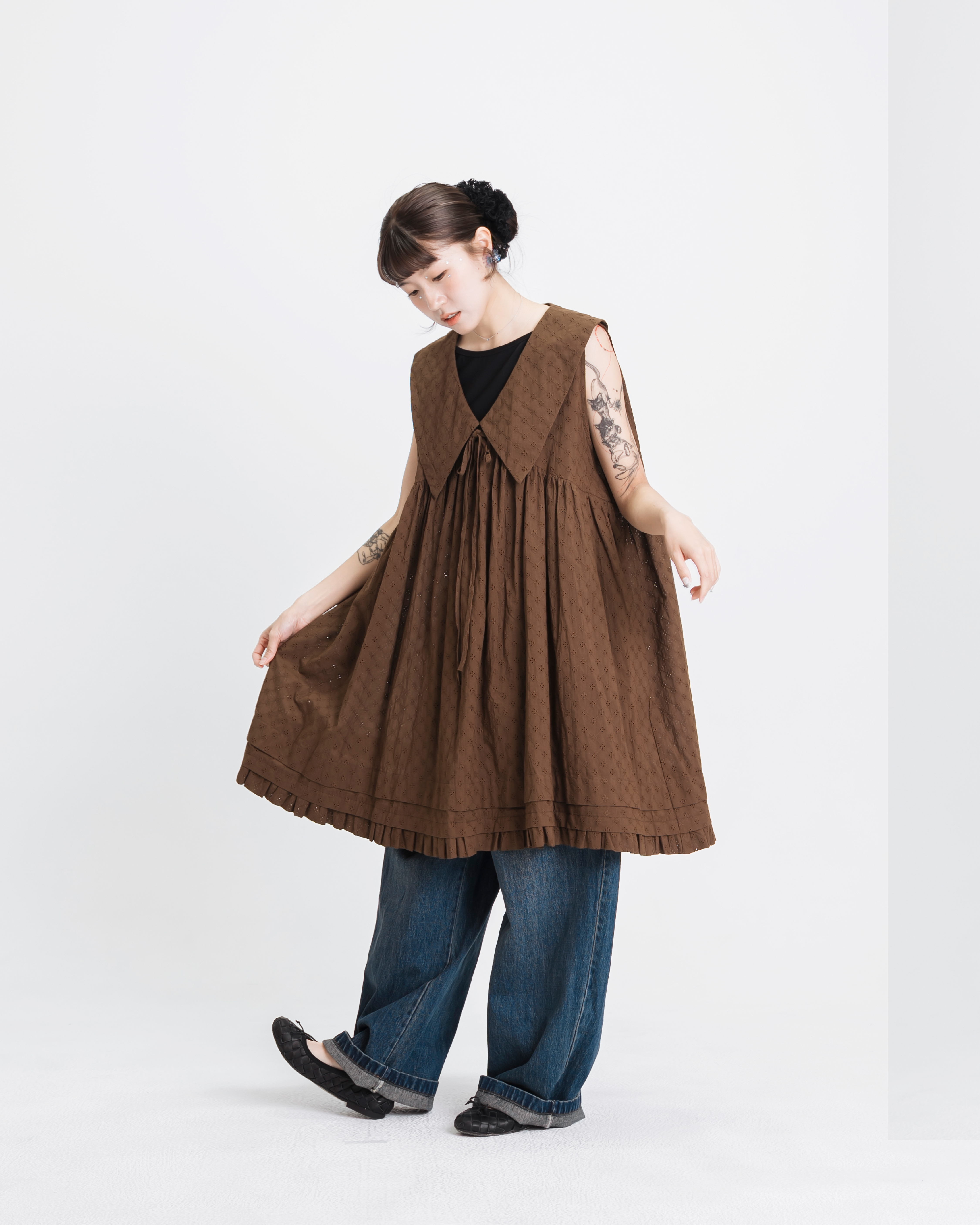 【 Kiki.co made 】Embroidered Pointed-Collar Midi Dress - Brown