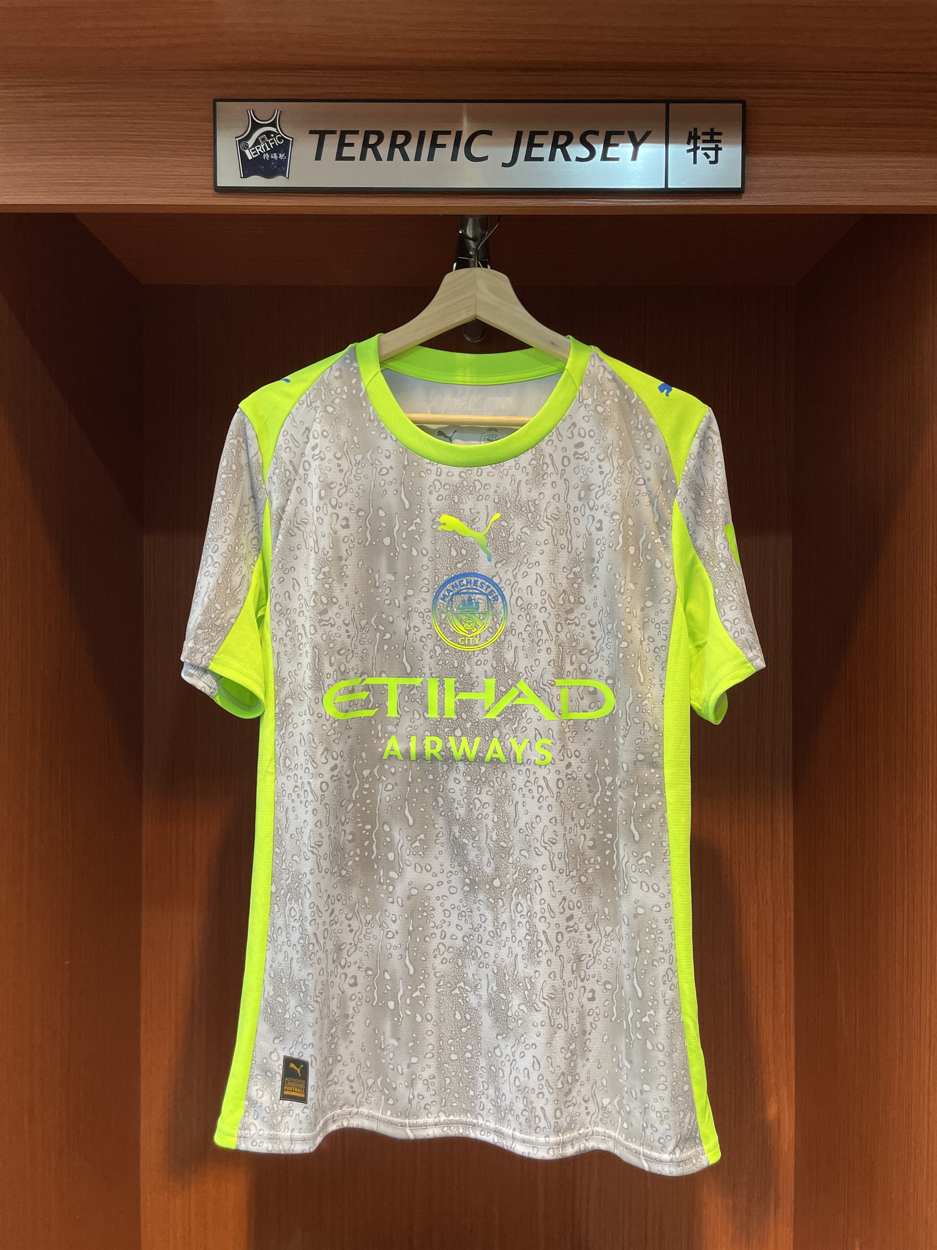 Premier League足球 Erling Haaland 曼徹斯特城 曼城 螢光綠 25-26 英超 Third Puma Replica Jersey 球迷版 燙印 全新