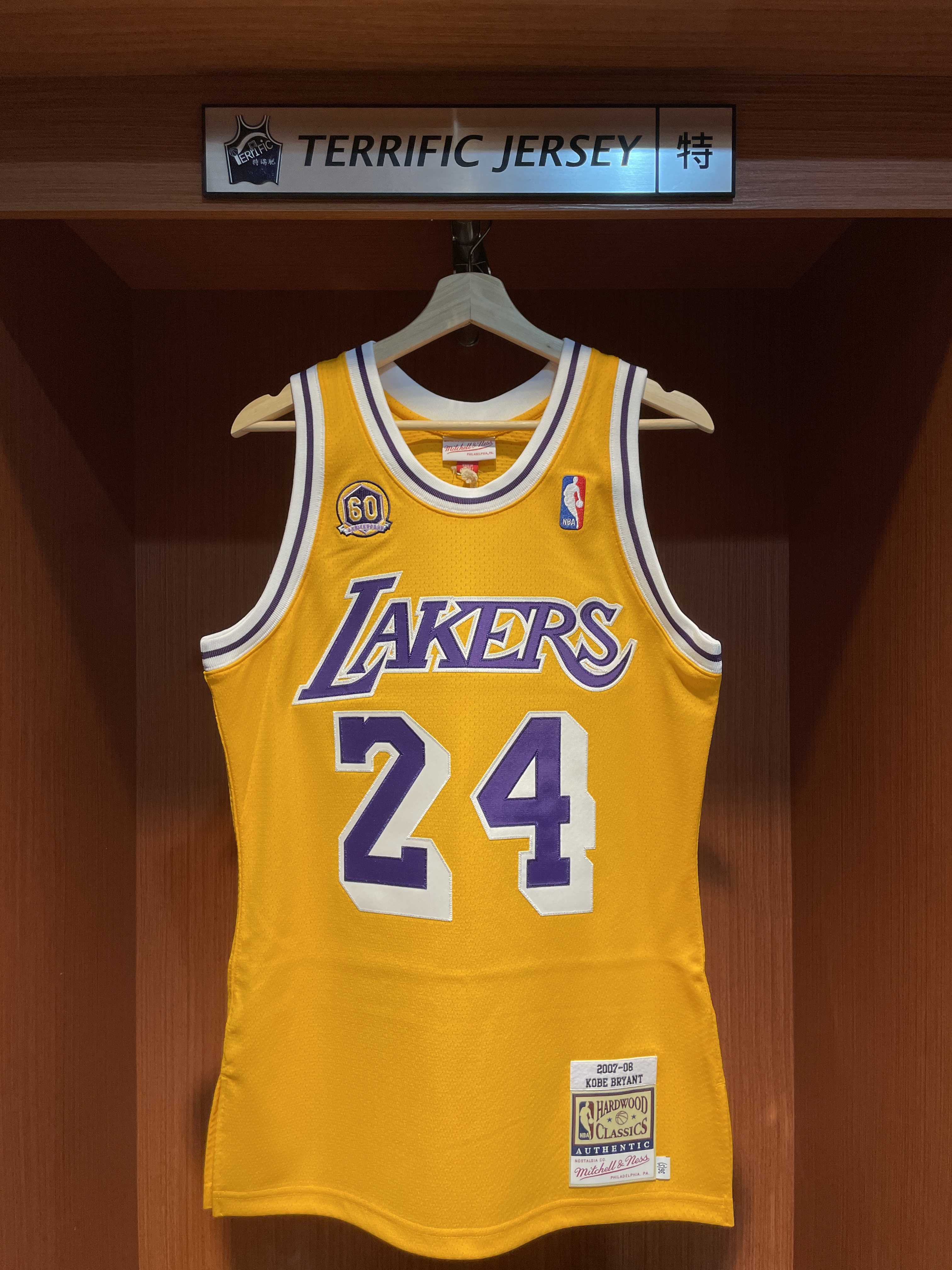 NBA球衣 Kobe Bryant 洛杉磯湖人 07-08 黃 60周年黃 M&N Authentic 球員版 電繡 全新