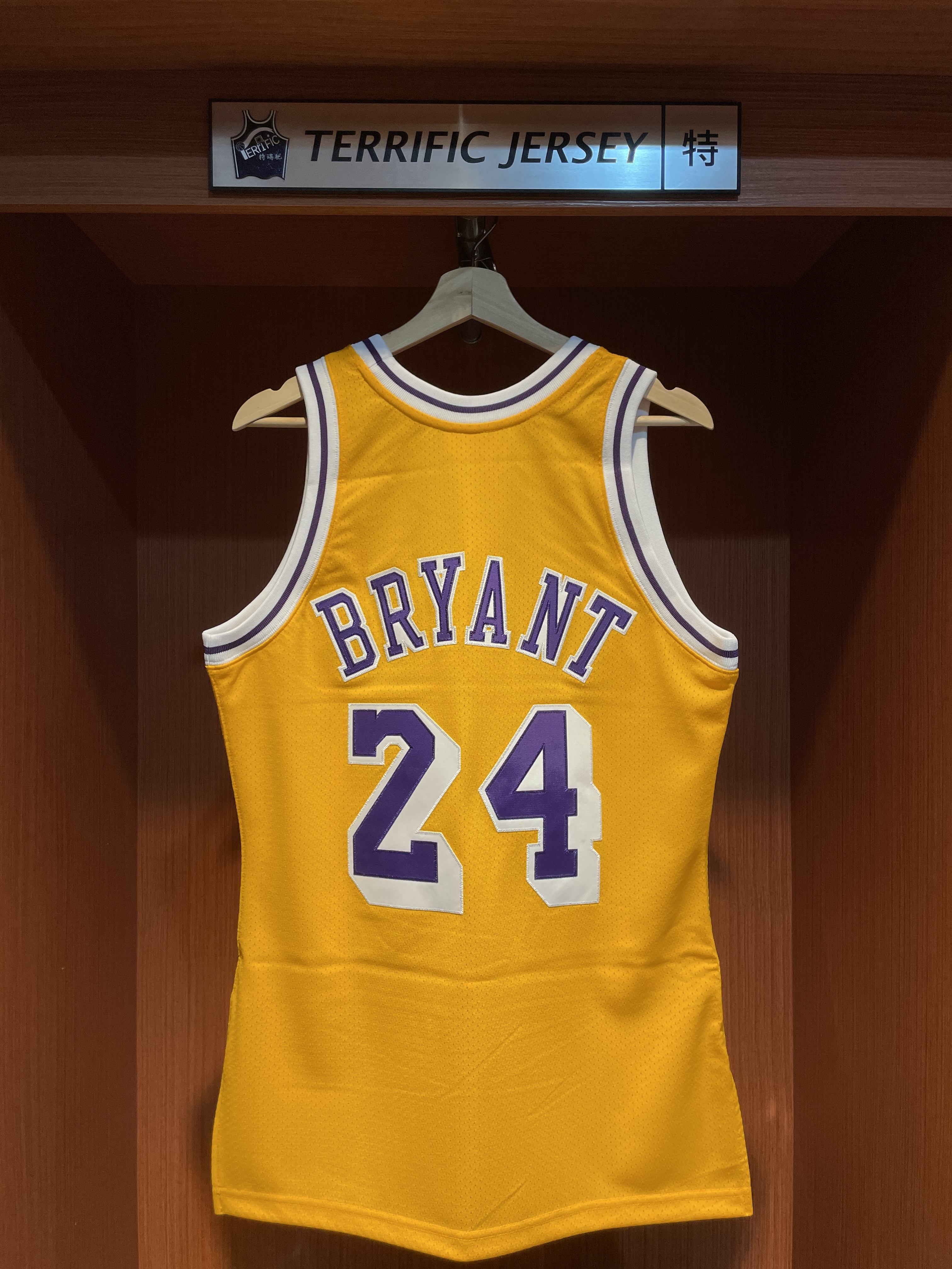 NBA球衣 Kobe Bryant 洛杉磯湖人 07-08 黃 60周年黃 M&N Authentic 球員版 電繡 全新