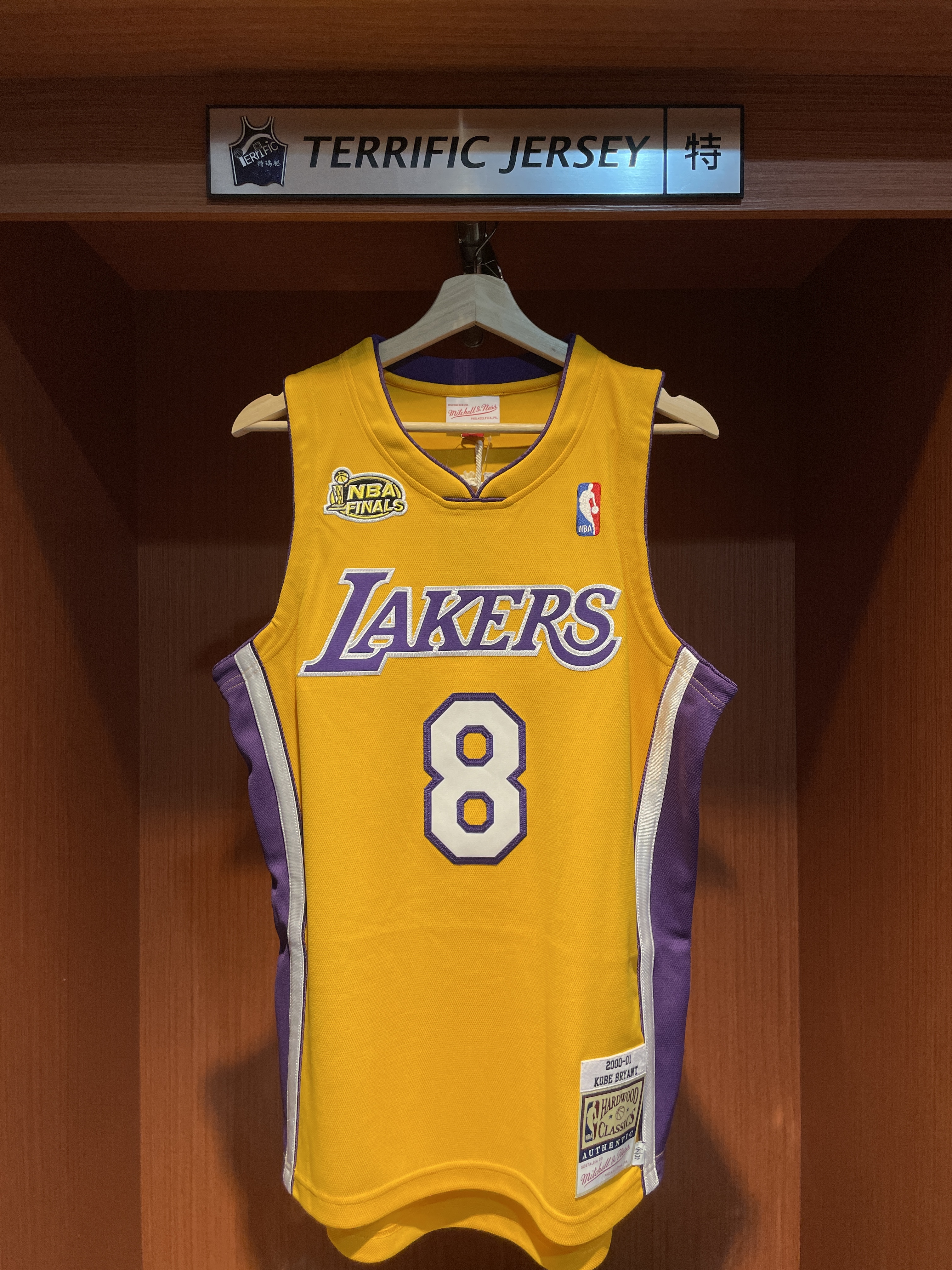 NBA球衣 Kobe Bryant 洛杉磯湖人 00-01 黃 冠軍章 M&N Authentic 球員版 電繡 全新