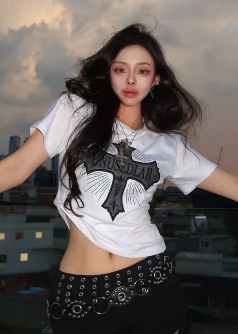 十字圖案短袖Tee(女裝) UNUSED-181T
