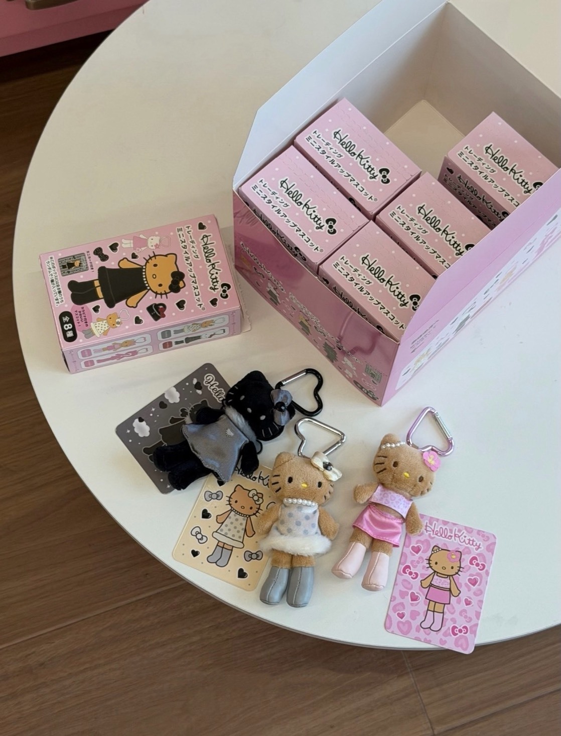 快速出貨< 萌度翻倍🎀>  SANRIO  迷你長腿 KITTY  盲盒