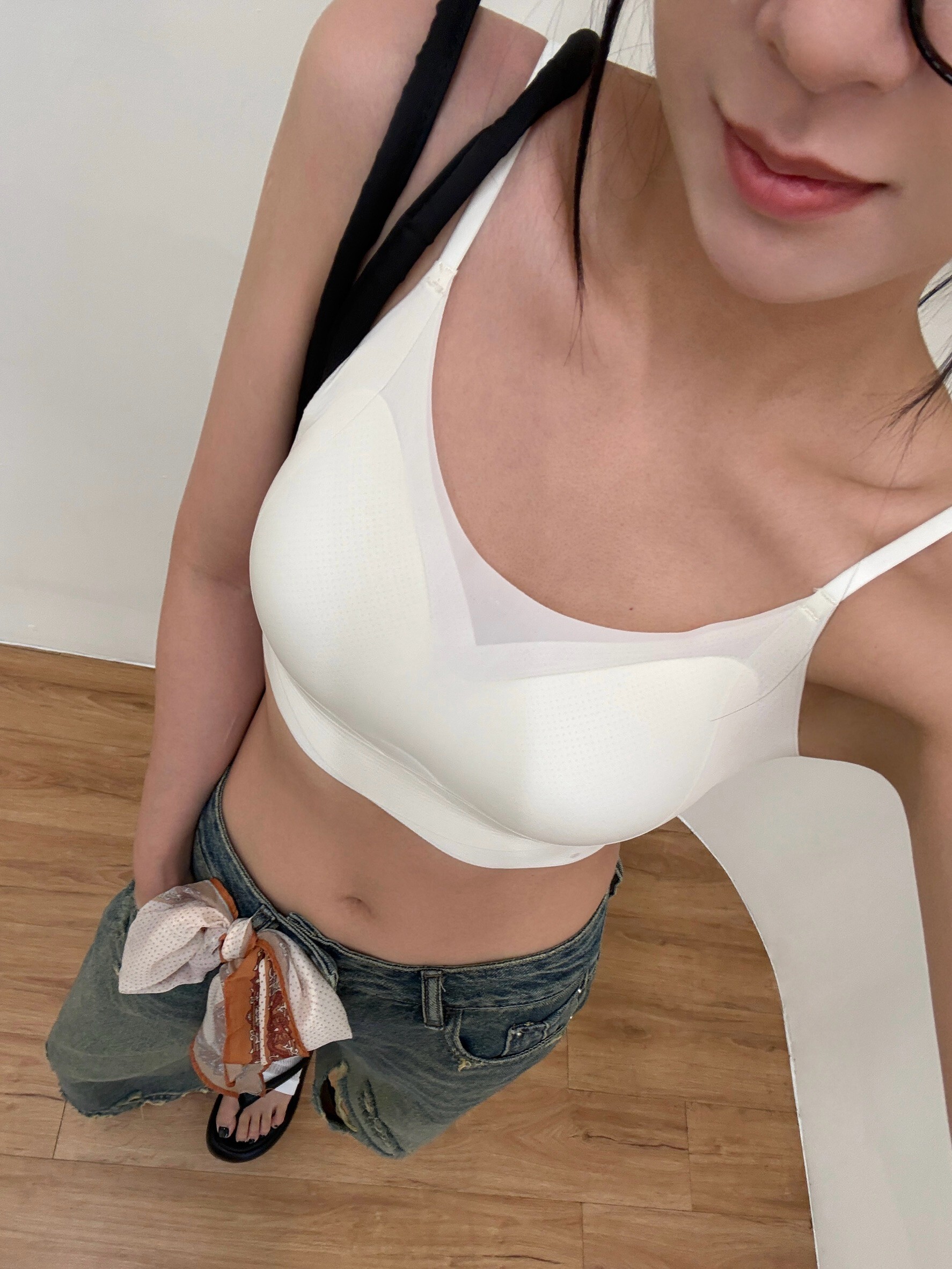 無痕粉底液!極舒適內在美bra top