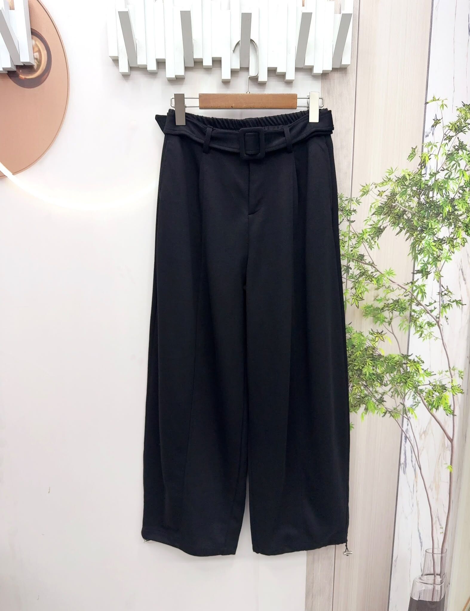 Mar 牌子 直腳黑色褲~184P