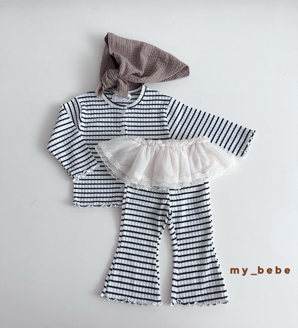 正韓秋Mybebe 兩色橫條捲捲鈕扣外套
