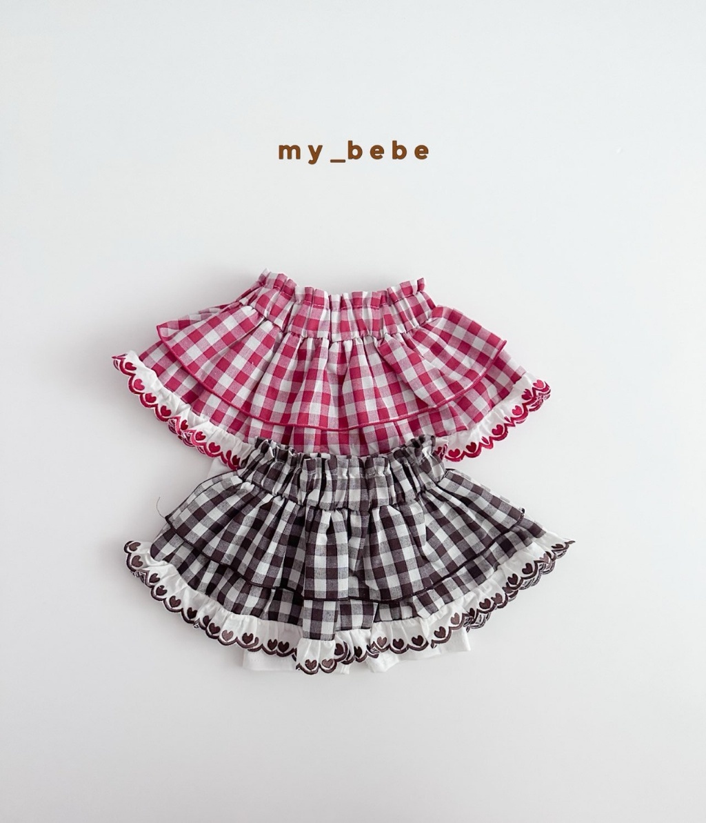 正韓秋Mybebe 愛心滾邊格紋褲裙