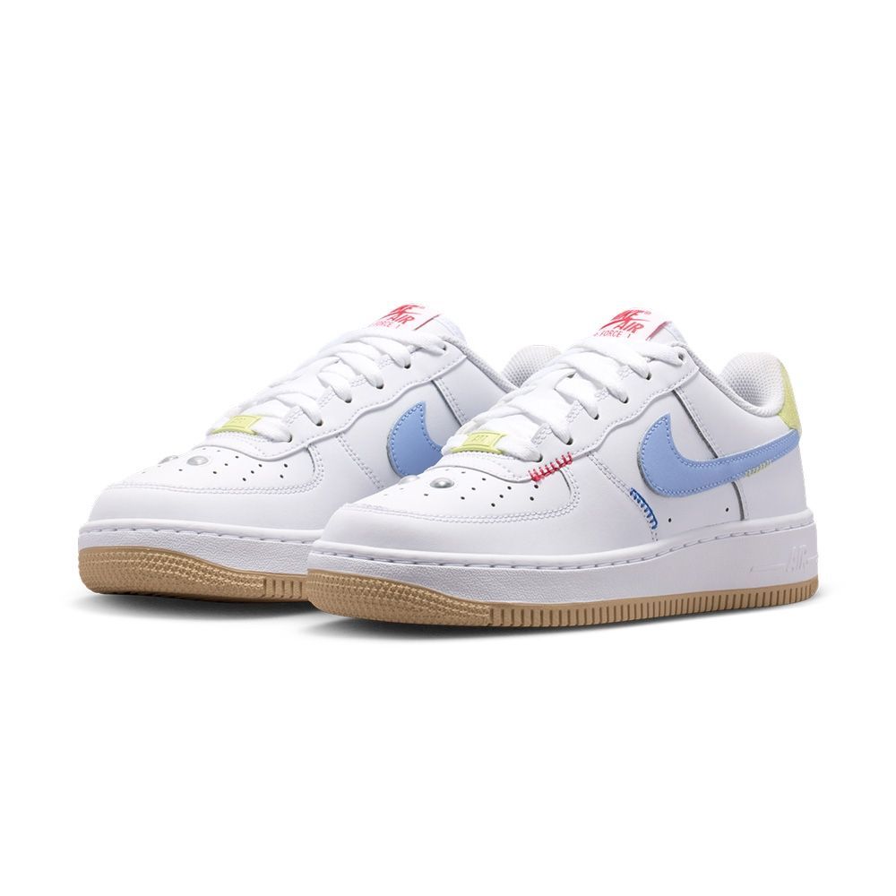 NIKE 休閒鞋 AIR FORCE 1 LV8 GS 白藍黃 洞洞眼 魔鬼氈 徽章 大童 女 IW2031-141