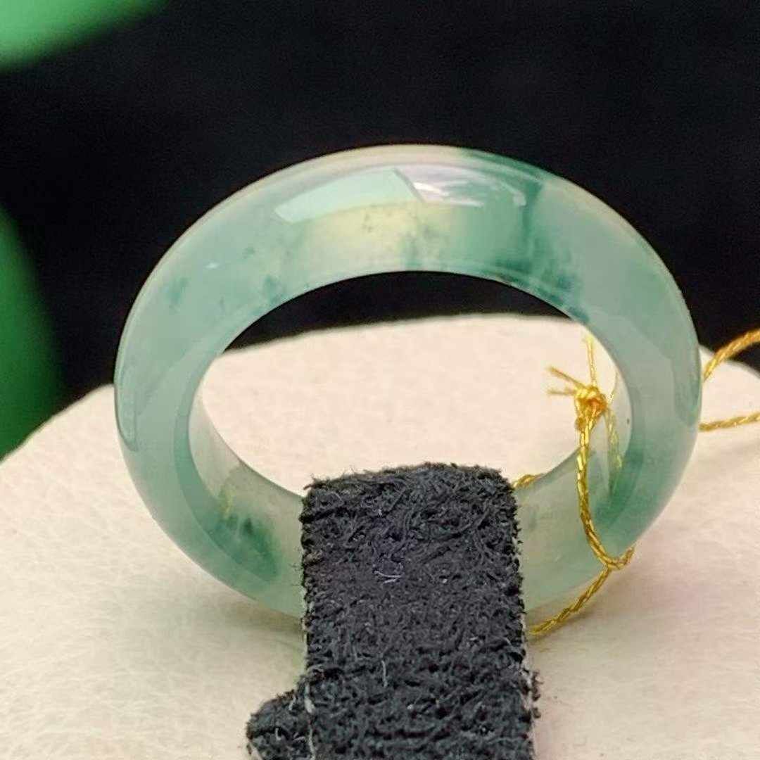 716324 翡翠冰種飄花戒指 (圈口 9號)