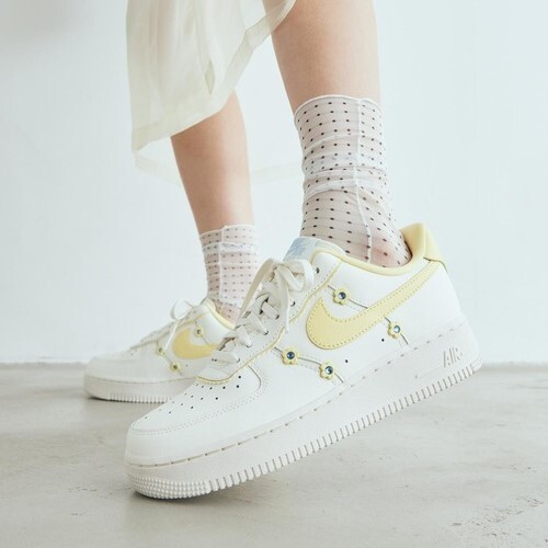 NIKE 休閒鞋 AIR FORCE 1 07 LX 奶油黃 小花 復古 女 IW2348-170