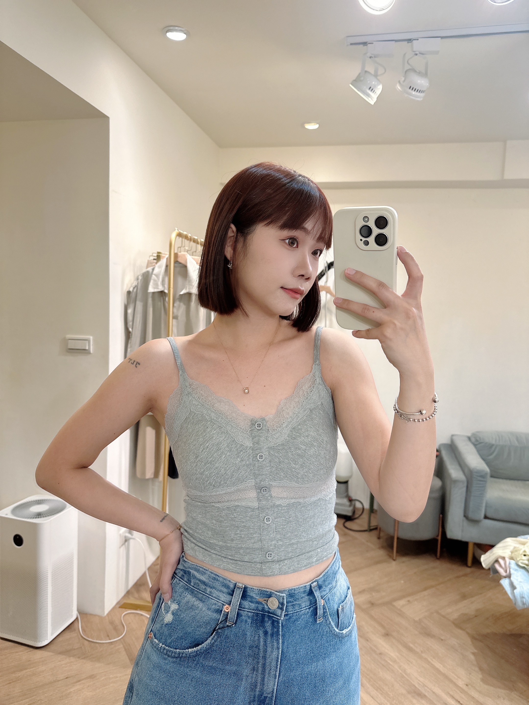 蕾絲邊簍空bra top