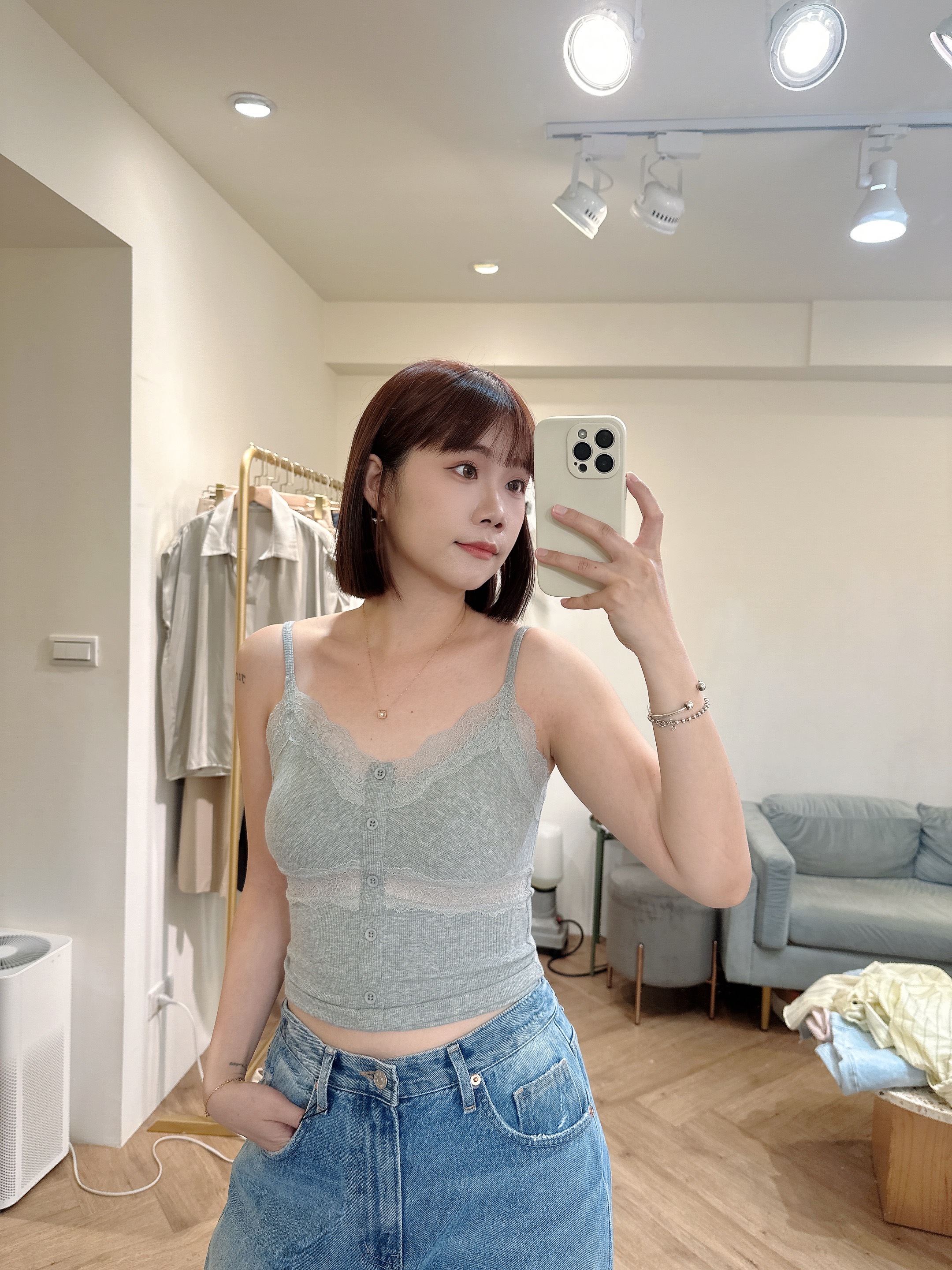 蕾絲邊簍空bra top