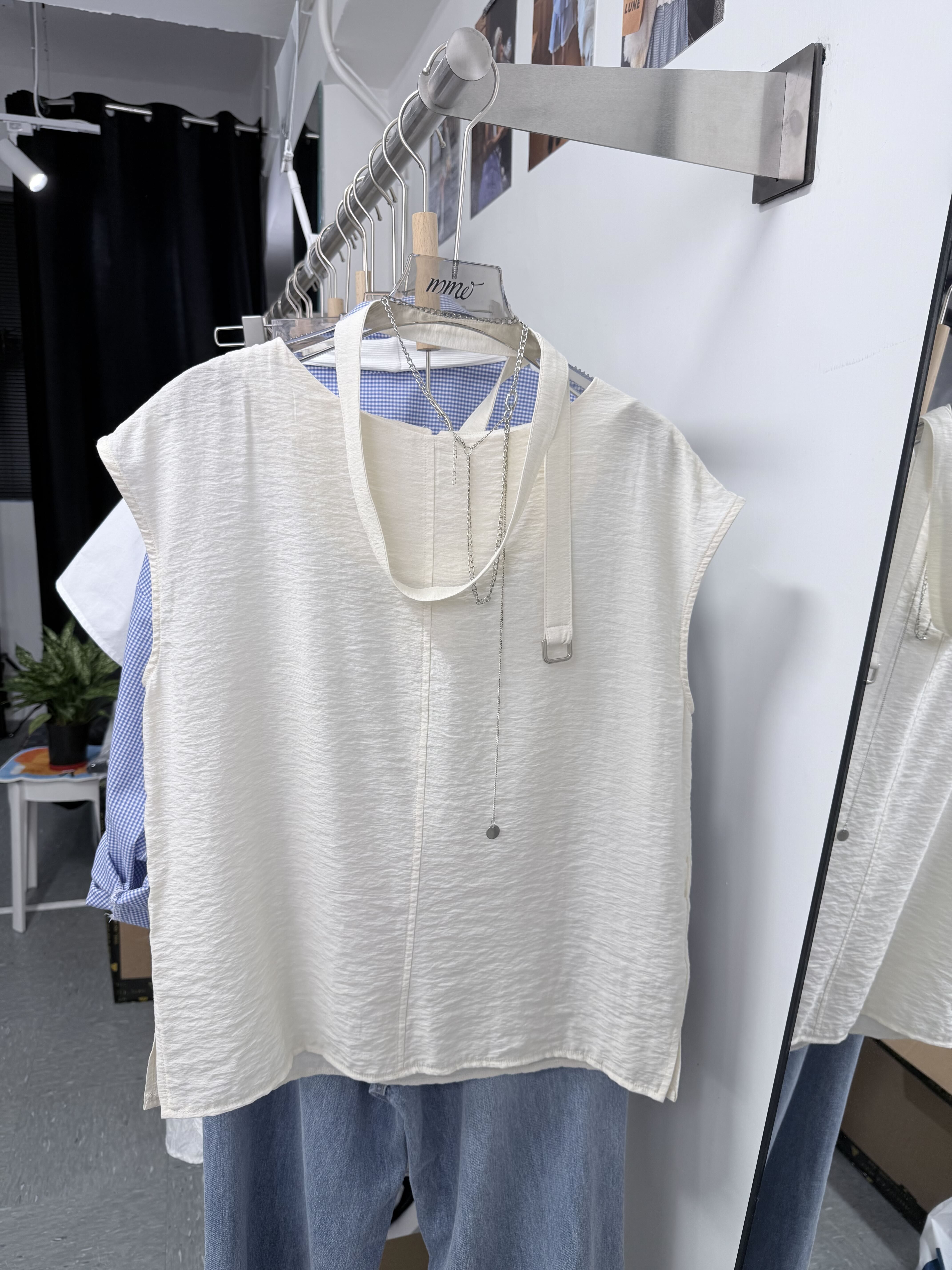 WW2673 Cream Top