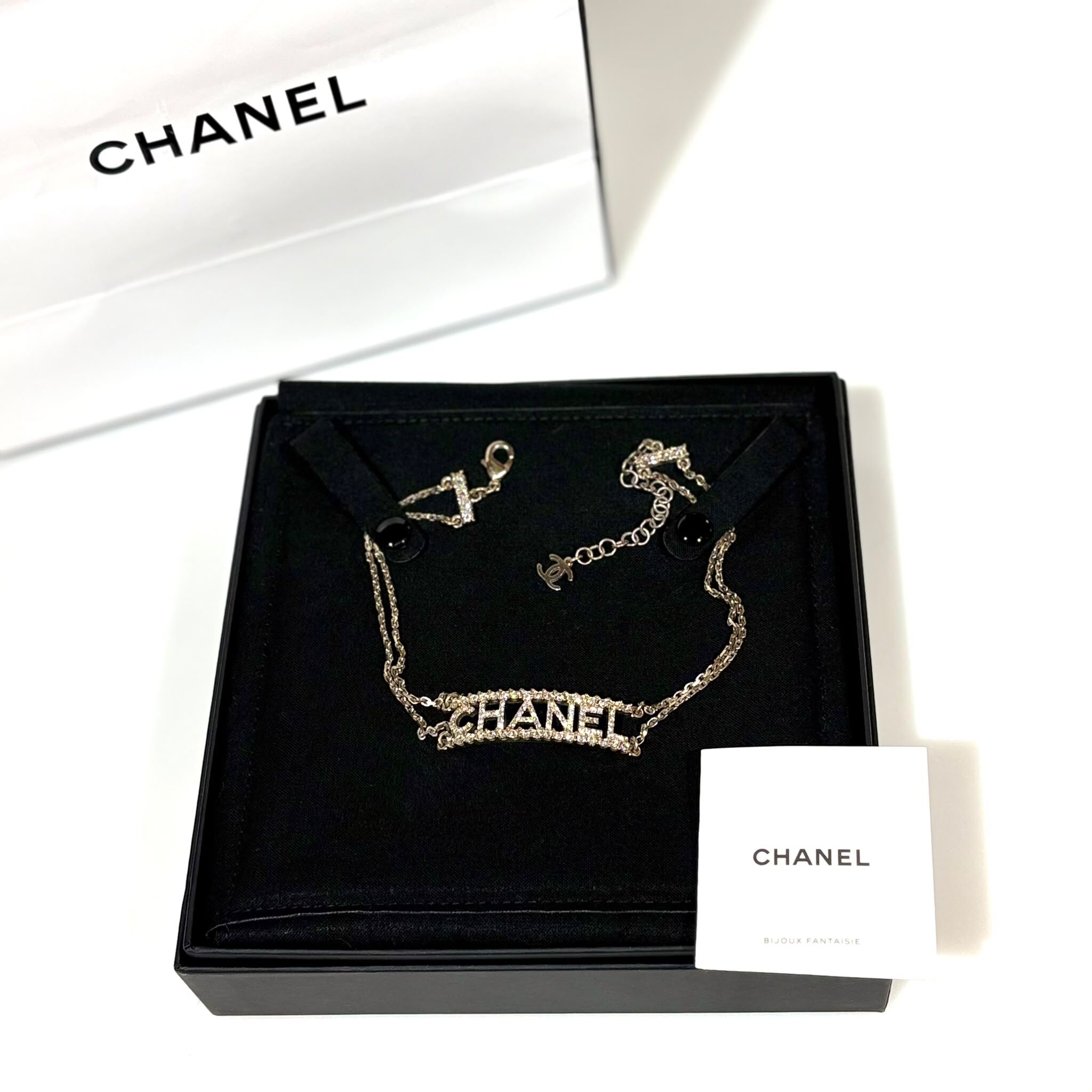 98%NEW CHANEL頸鍊 淡金屬/雙排水鑽LOGO 香奈兒CHOKER NECKLACE #BRAND NEW #香榭站正品