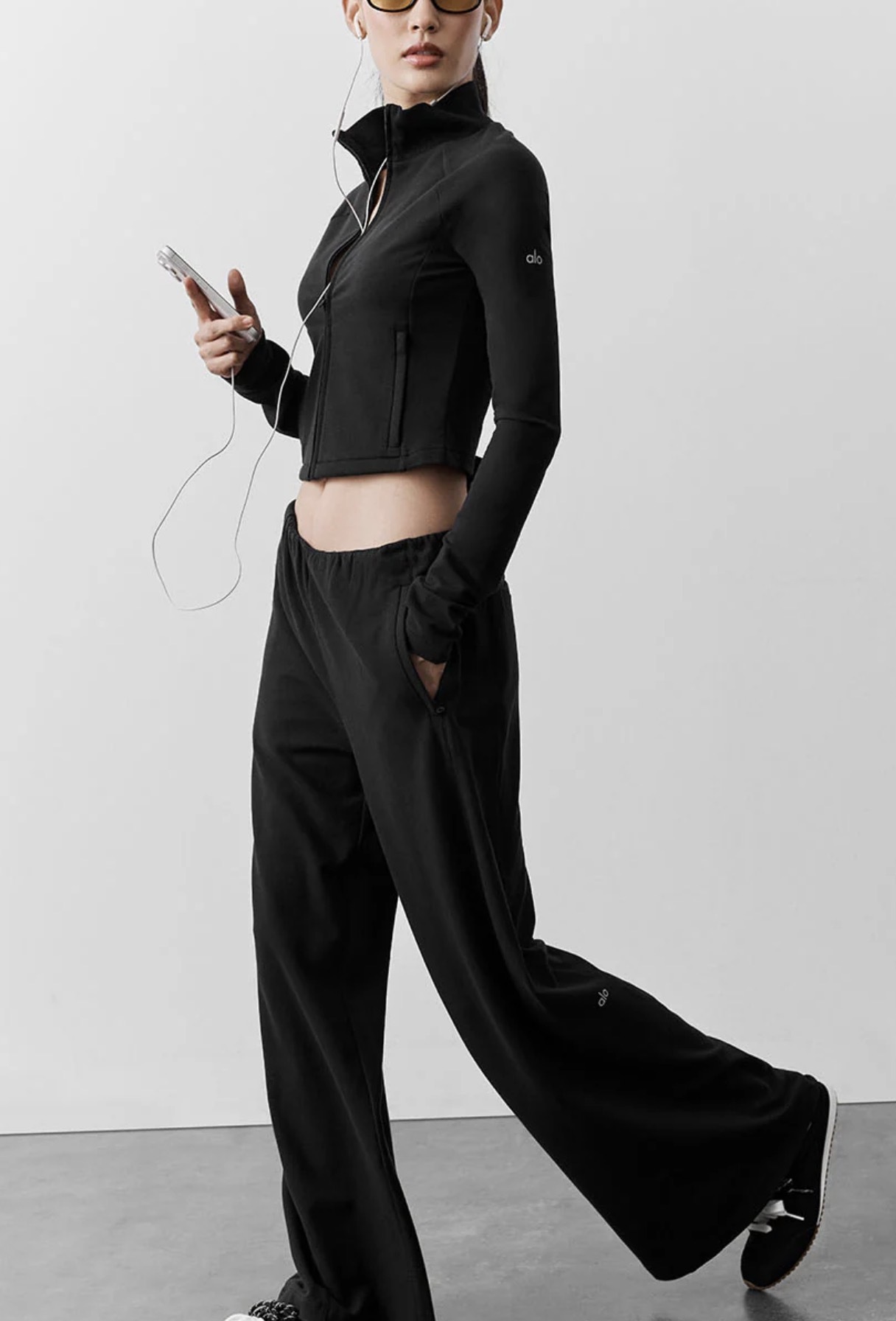 【2色入】Alo Yoga Sway Mid-Rise On The Go Pant
