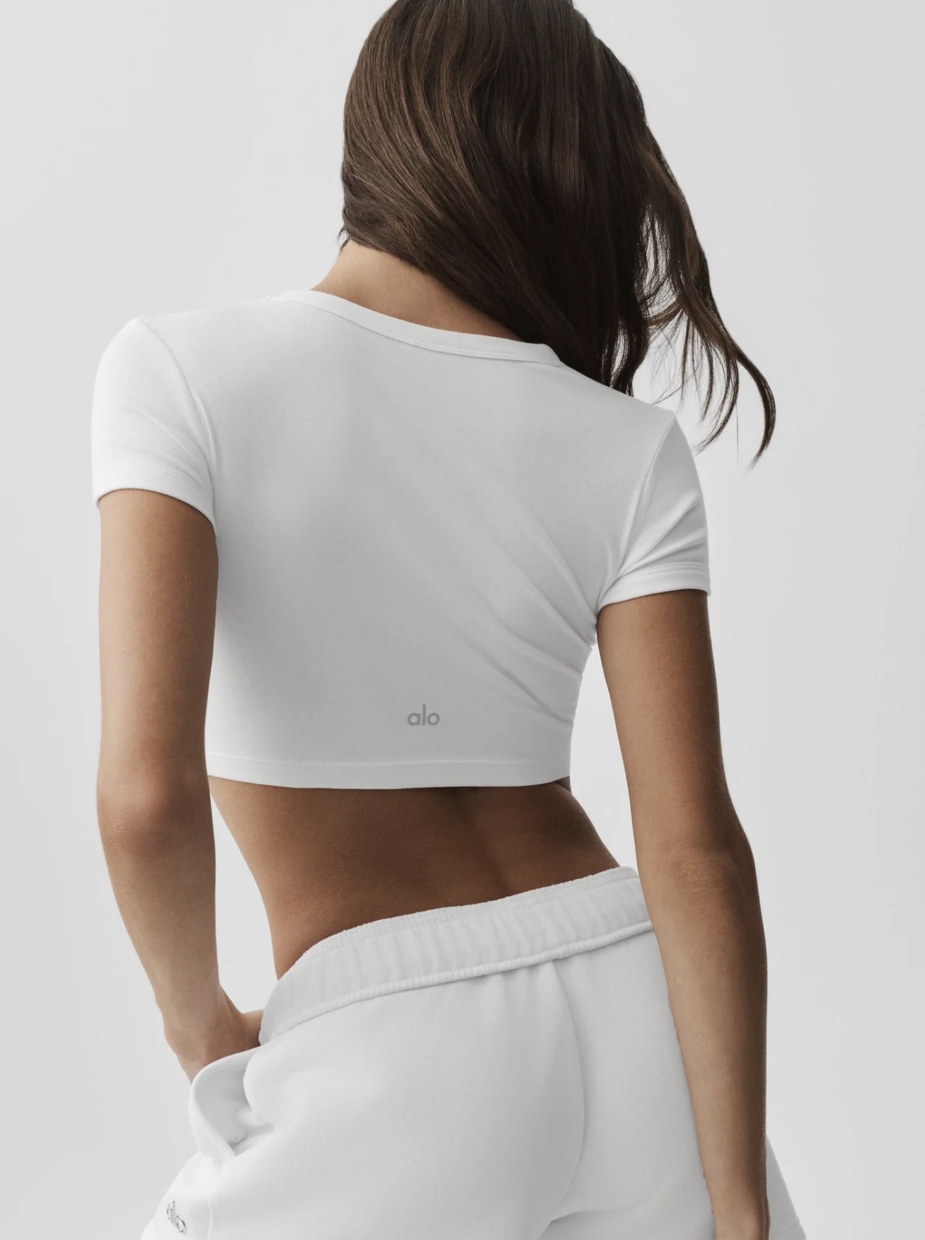 【3色入】Alo Yoga Cropped Timeless Tee