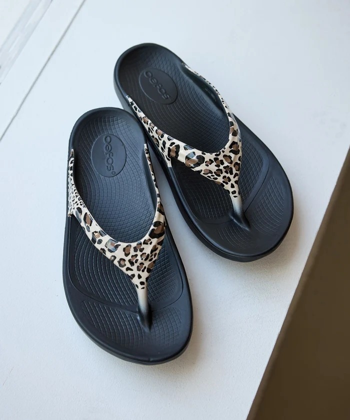 預購┃日本 OOFOS OOlala Limited Leopard 豹紋 夾腳拖 拖鞋