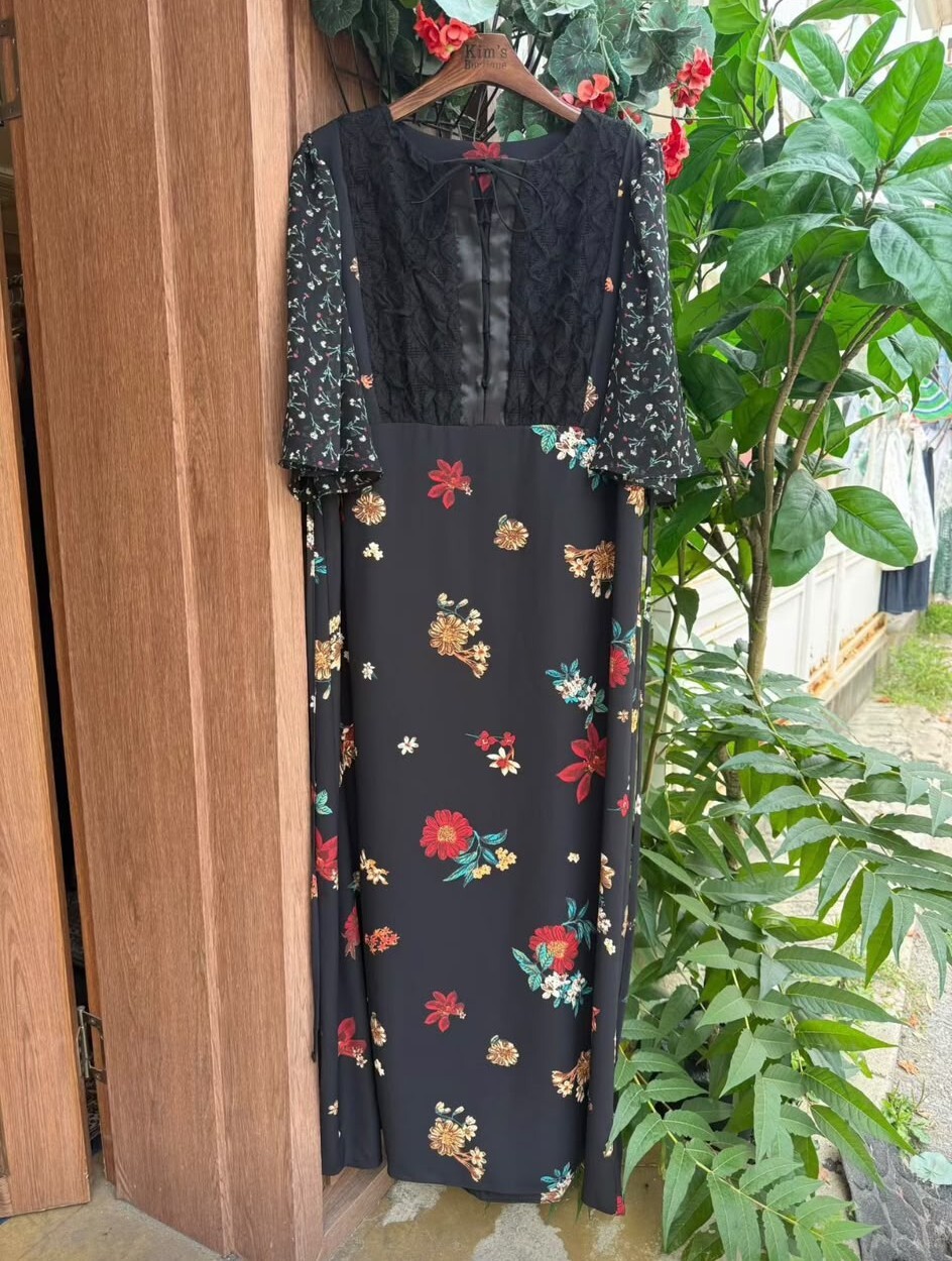 KB64  連身裙 胸43   腰 42  HIP48   長50   $839
