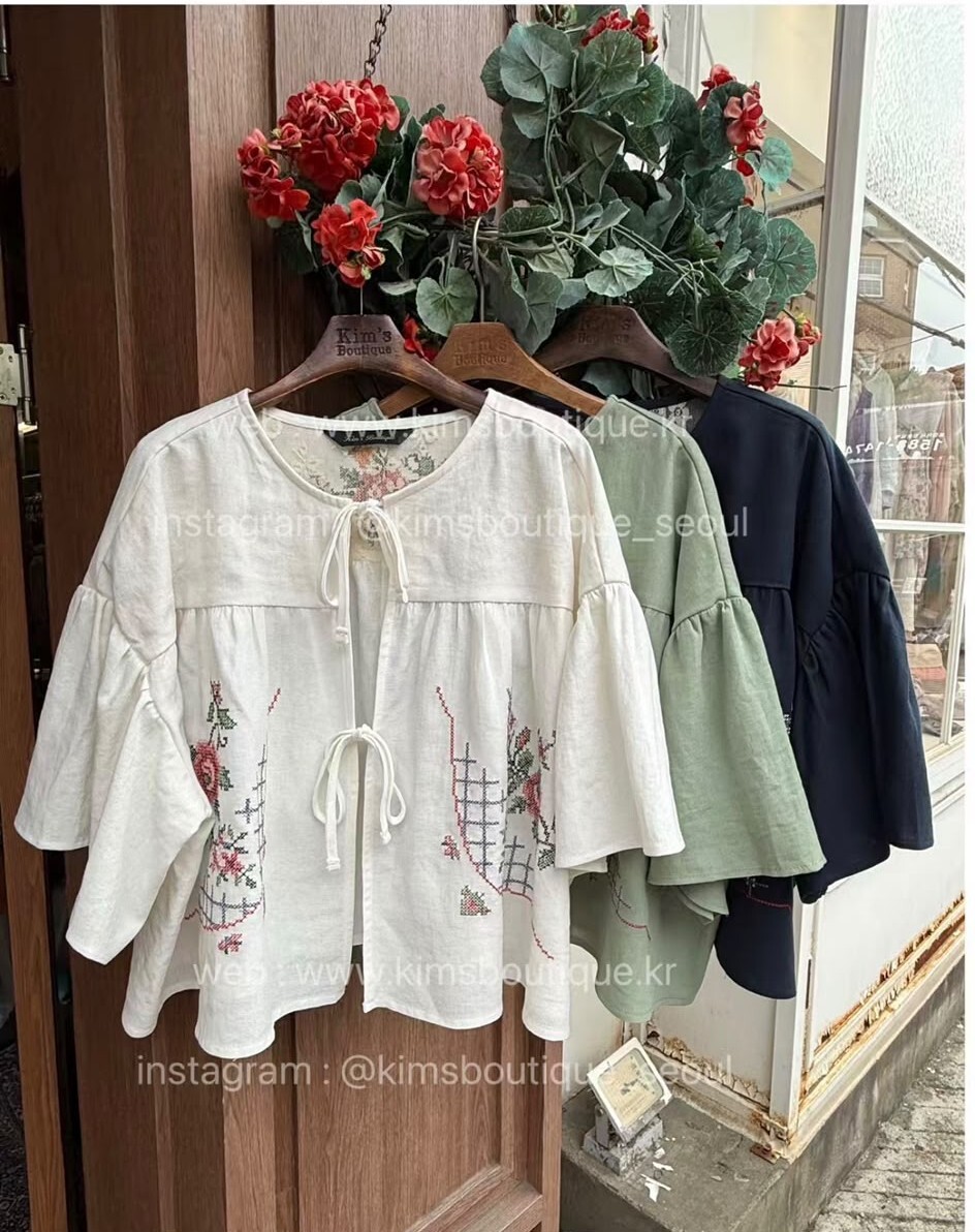 KB63  刺繡上衣  胸58 長19.5 $799