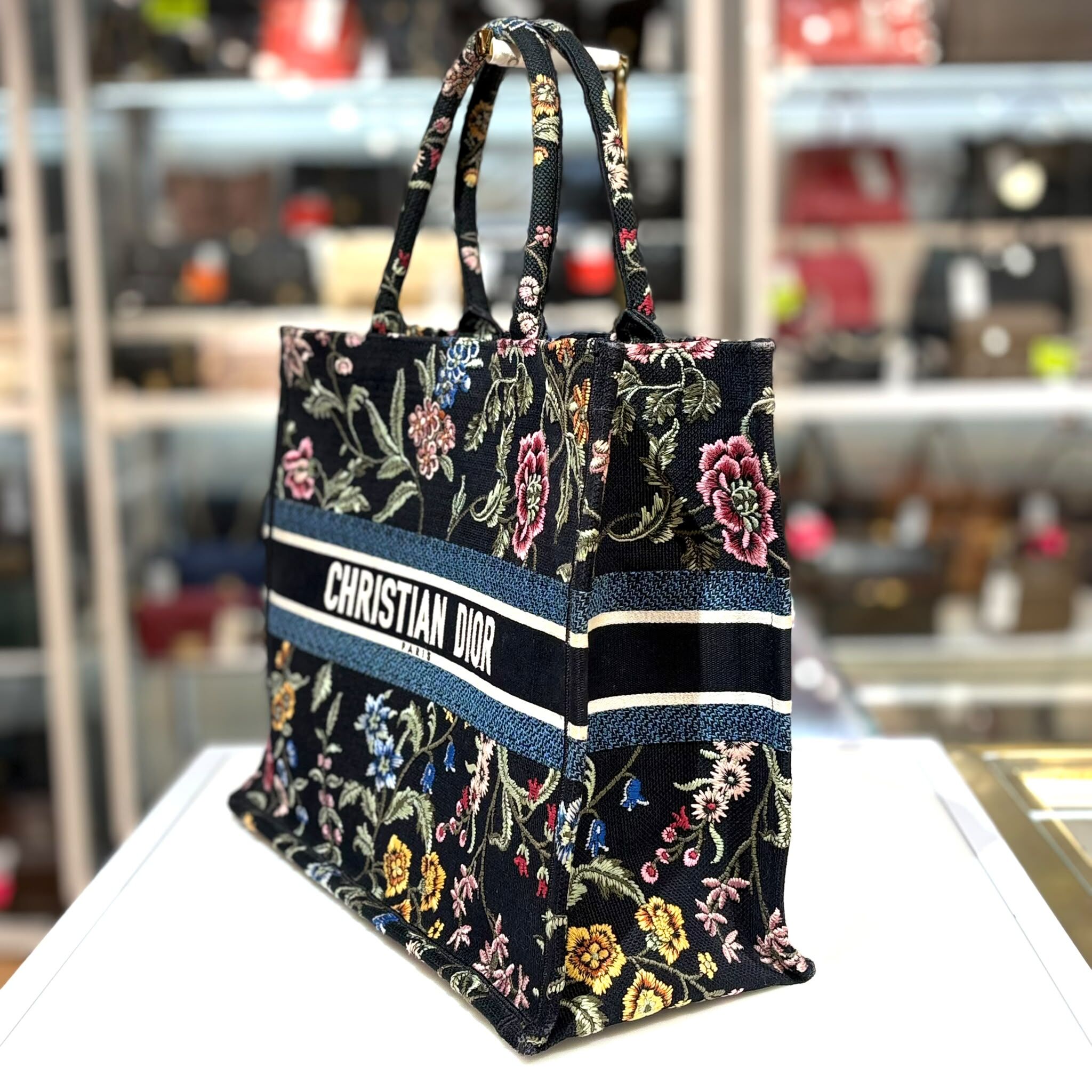 98%NEW二手DIOR BOOK TOTE BAG大碼 黑色帆布花卉刺繡 #迪奧單肩包 #香榭站正品