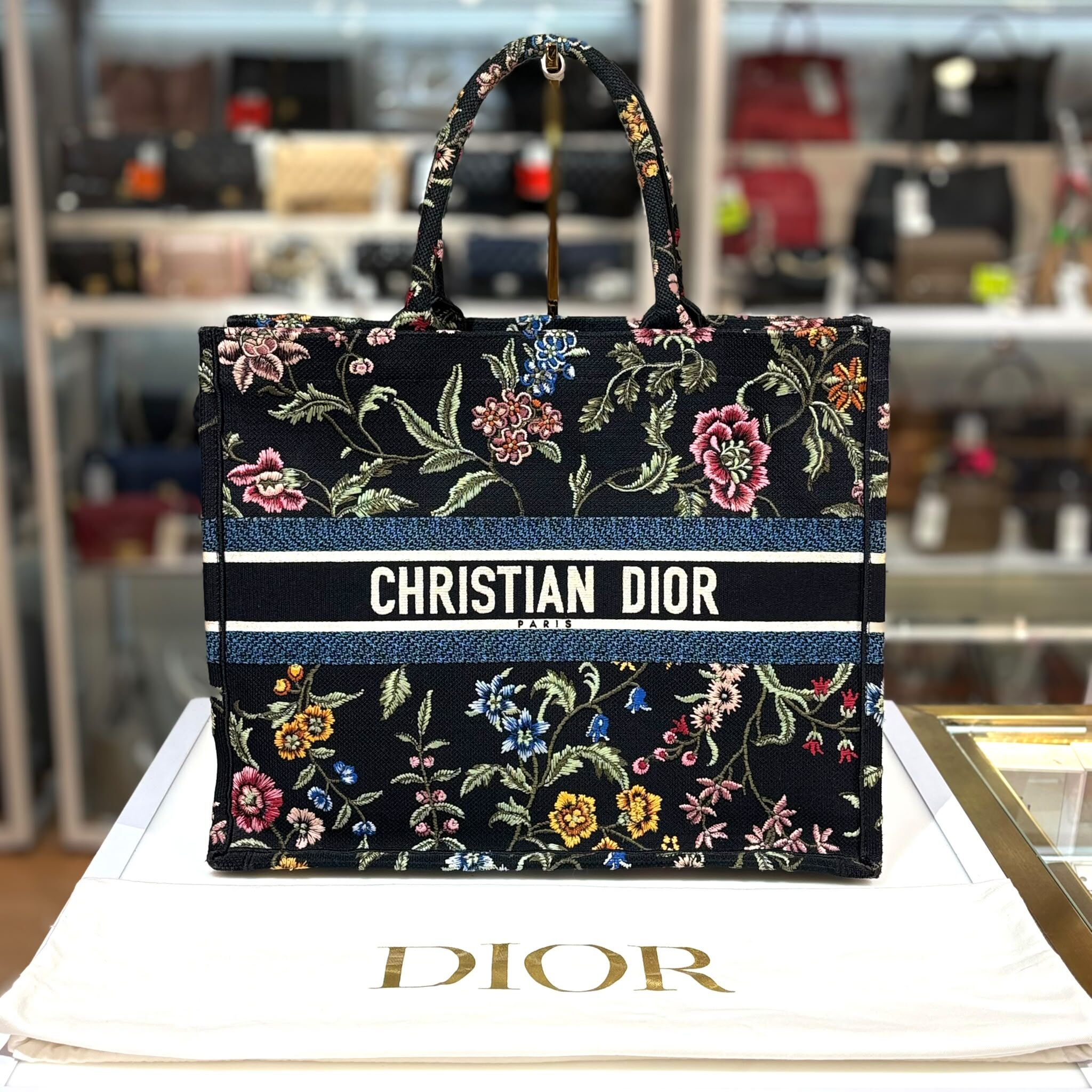 98%NEW二手DIOR BOOK TOTE BAG大碼 黑色帆布花卉刺繡 #迪奧單肩包 #香榭站正品
