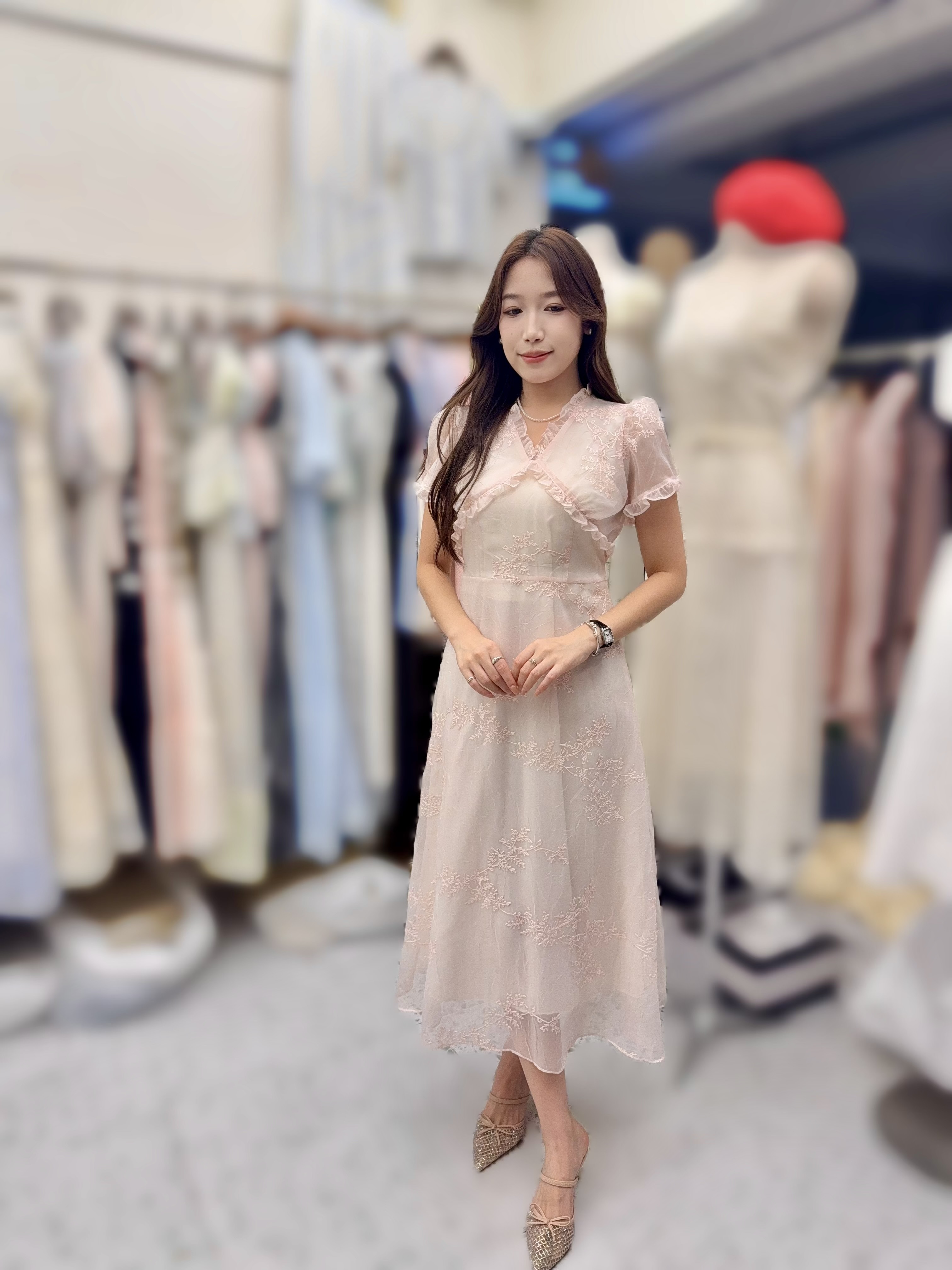 CT50   高貴刺繡連身裙 S:胸40  腰29 hip40 長47 / M:胸42  腰31  hip42  長47  $969 童你同款