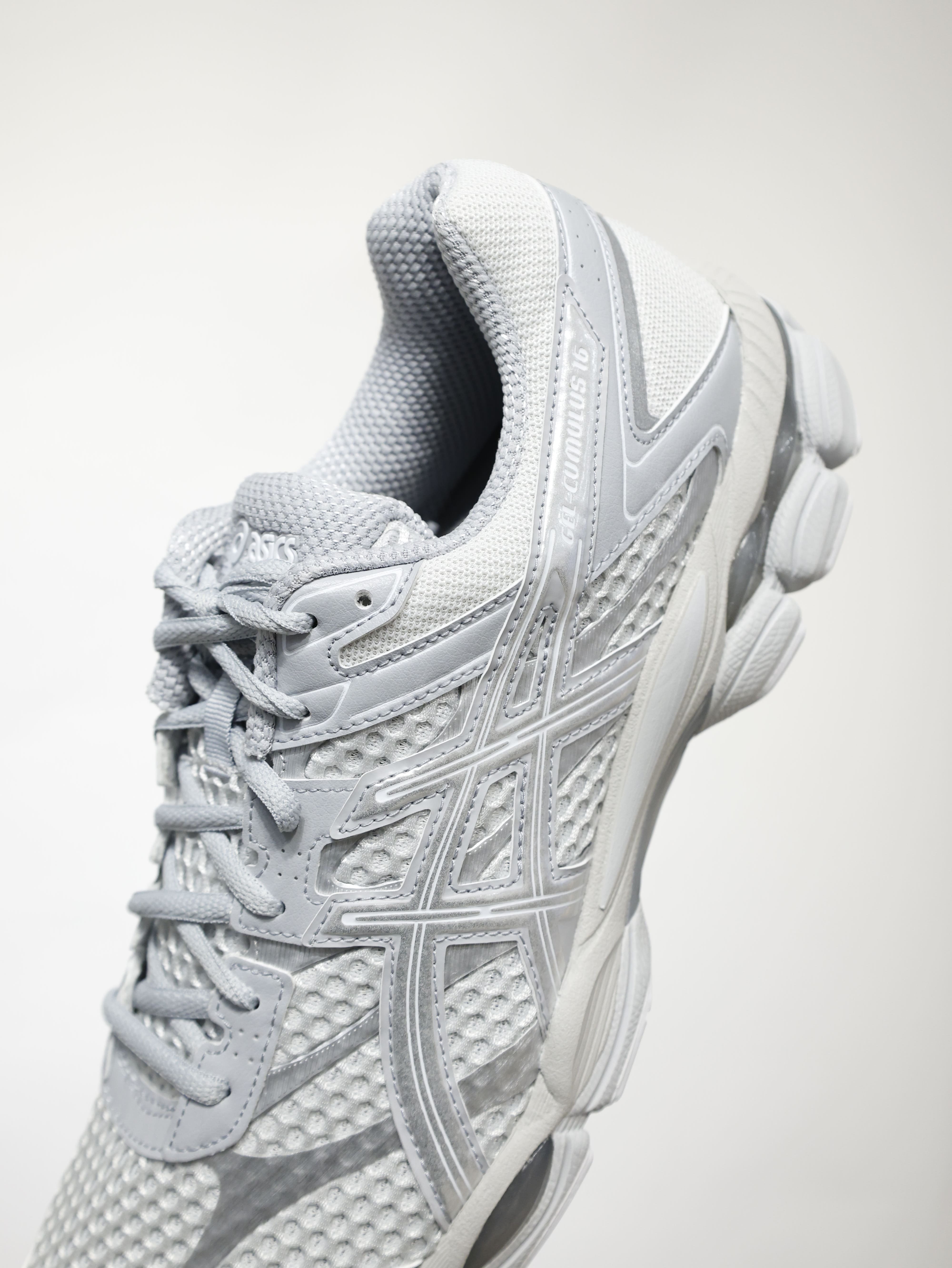 ASICS 亞瑟士 GEL-CUMULUS 16 休閒鞋 1203A733-024