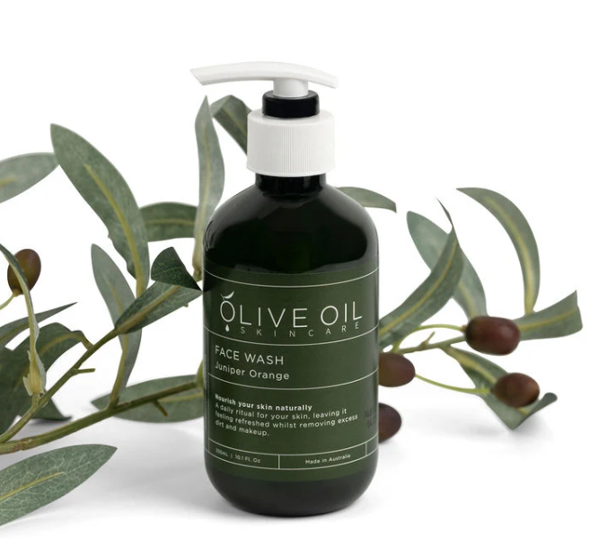 MM260801 - L10 Olive Oil Face Wash 300ml EXP: 4月-29 (買1送1共2件）