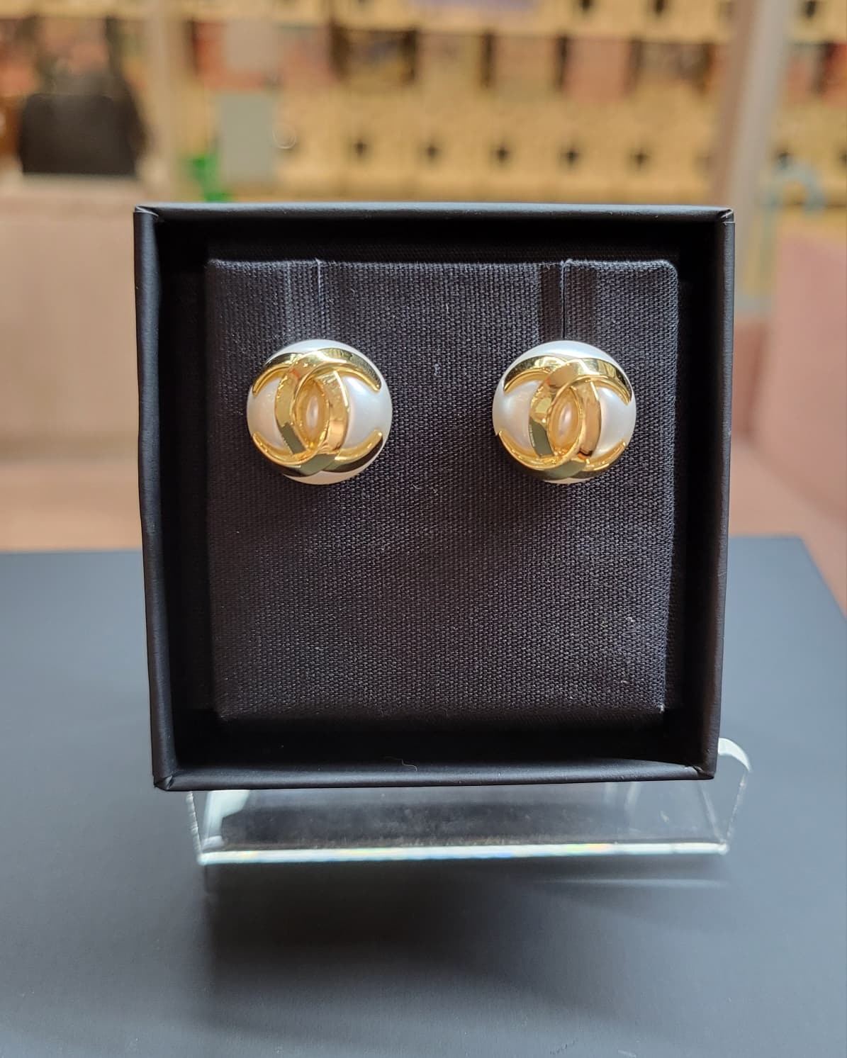 CHANEL ABH919 PEARL GOLD EARRINGS