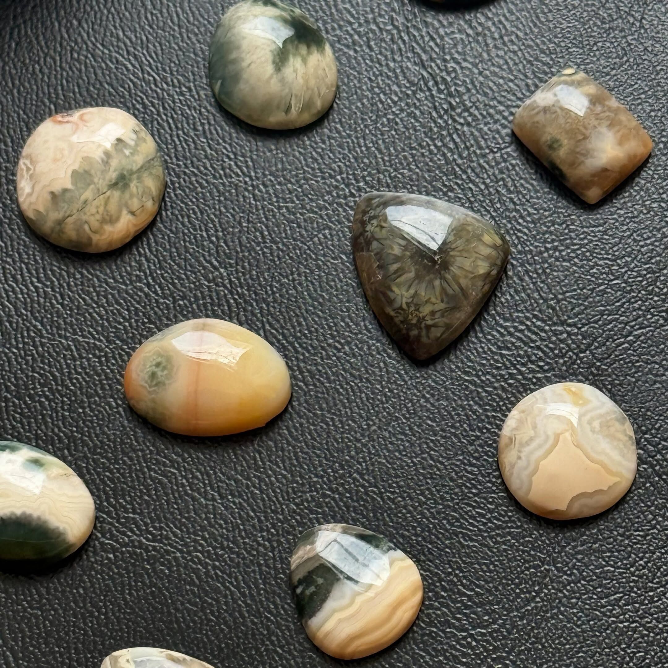 [原石] 馬達加斯加海洋碧玉 小蛋面 約 13x13x4mm