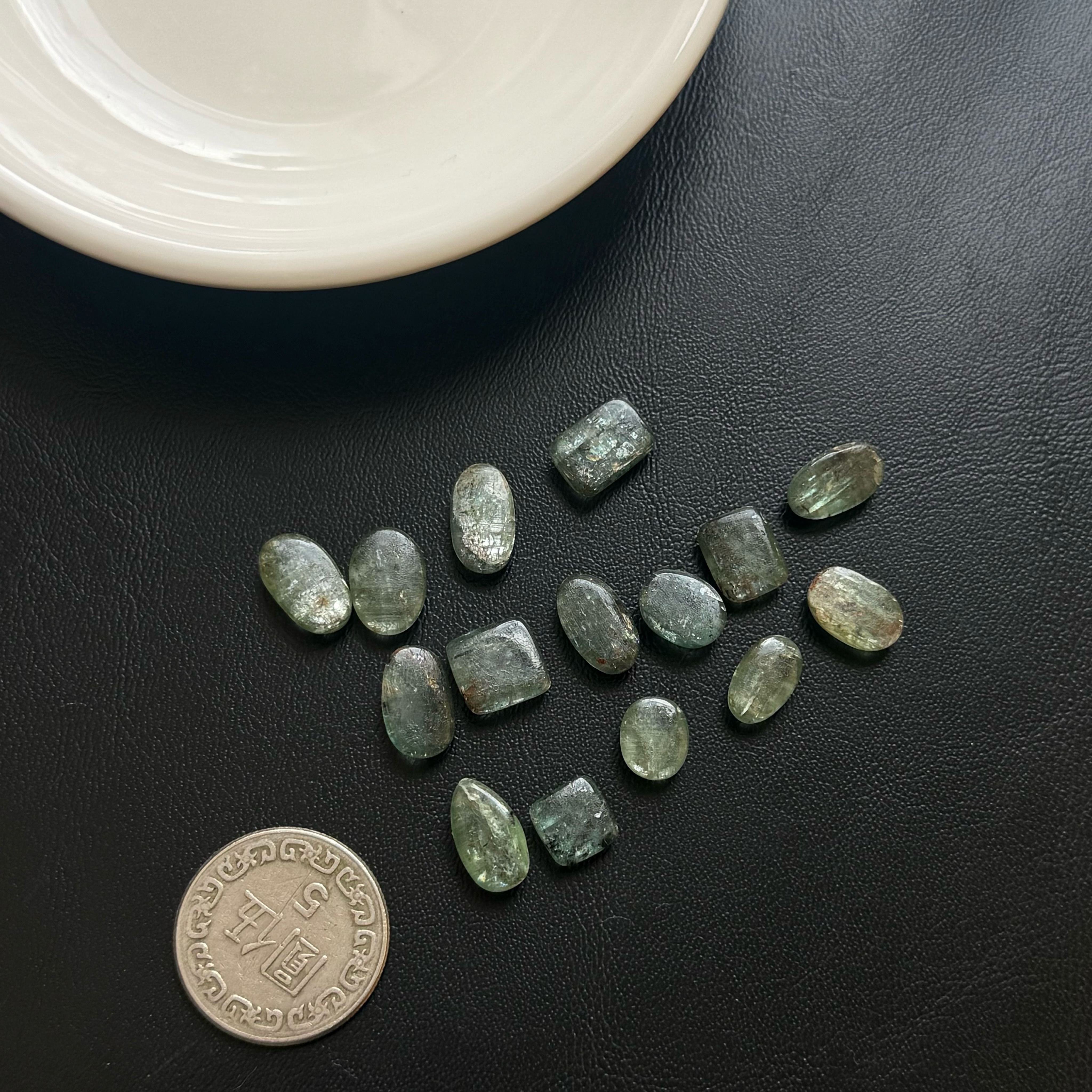 [原石] 薄荷綠藍晶石 裸石蛋面 約 13x7x4mm