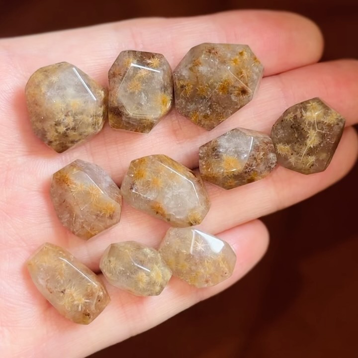 [原石] 太陽花髮晶 約 16x14x10mm
