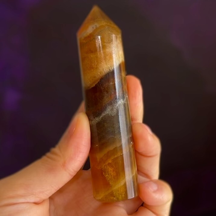 [原石] 極光螢石 水晶柱 約 95x20x20mm