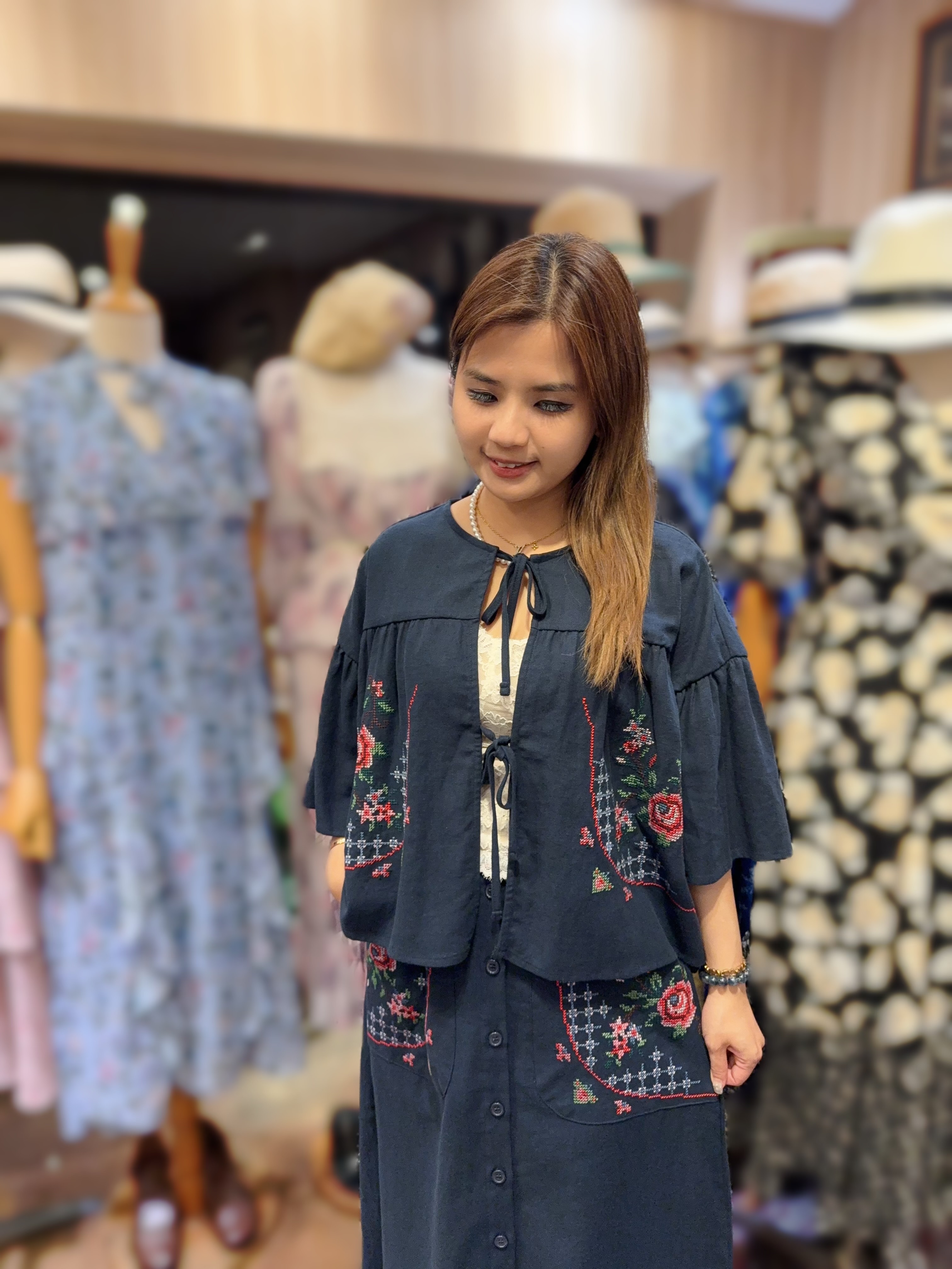 KB63  刺繡上衣  胸58 長19.5 $799