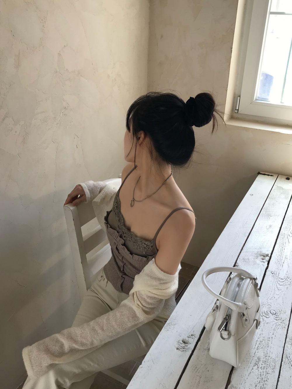 【Luxury】 韓國🇰🇷 超好搭 假兩件 有胸墊 蕾絲設計 小可愛 細肩背心 螺紋彈性 兩色可選