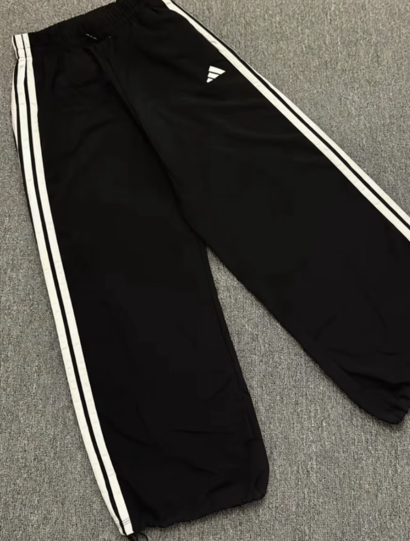 【預購】 K0312888  Adidas A字傘擺褲(黑色)