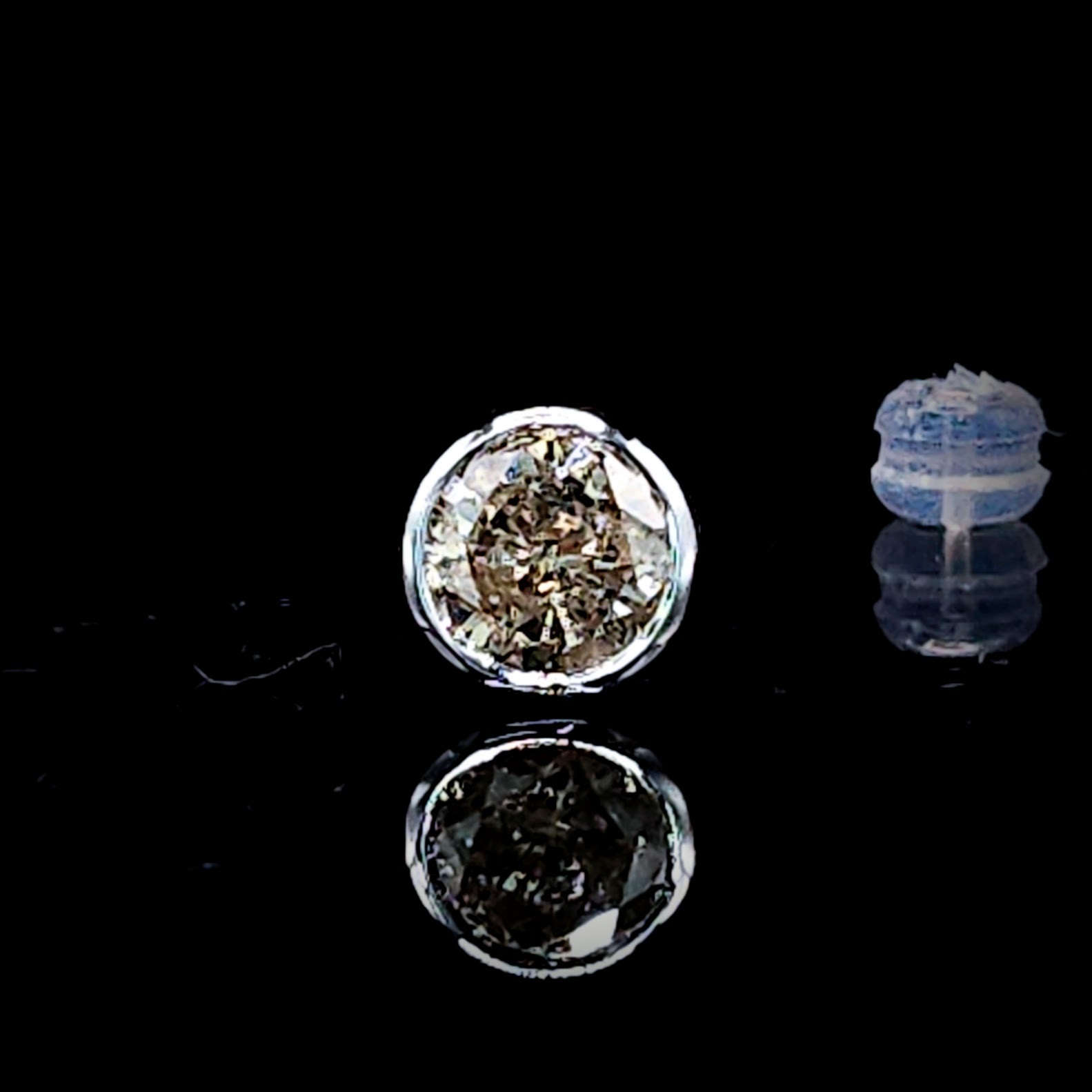 全新18K白金【主石1卡21份咖啡鑽】單耳環