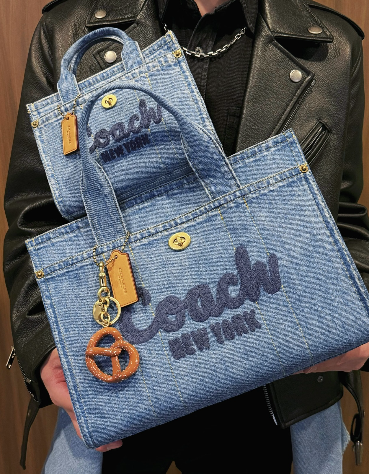 【預購】Coach K0801888 牛仔 Cargo Tote (大）