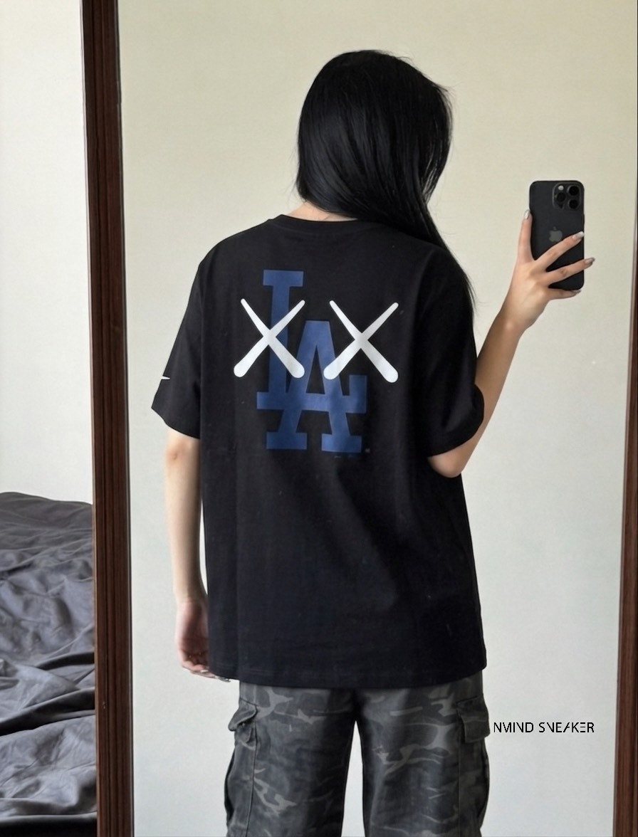 <經典三方聯名✨>KAWS Men's Nike MLB Fanatics Fest Elevated Max 90 Tee 道奇 洋基 Tee