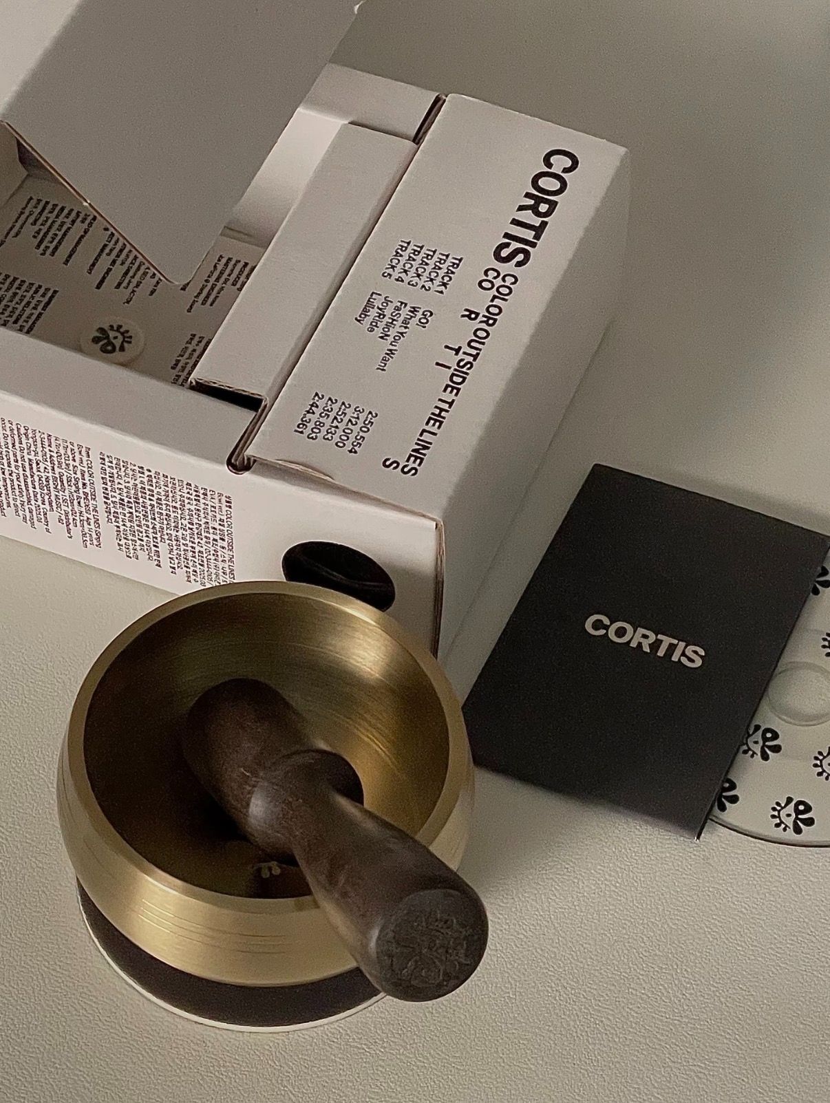 在台現貨｜CORTIS 第一張迷你專輯 [COLOR OUTSIDE THE LINES] 頌鉢版本