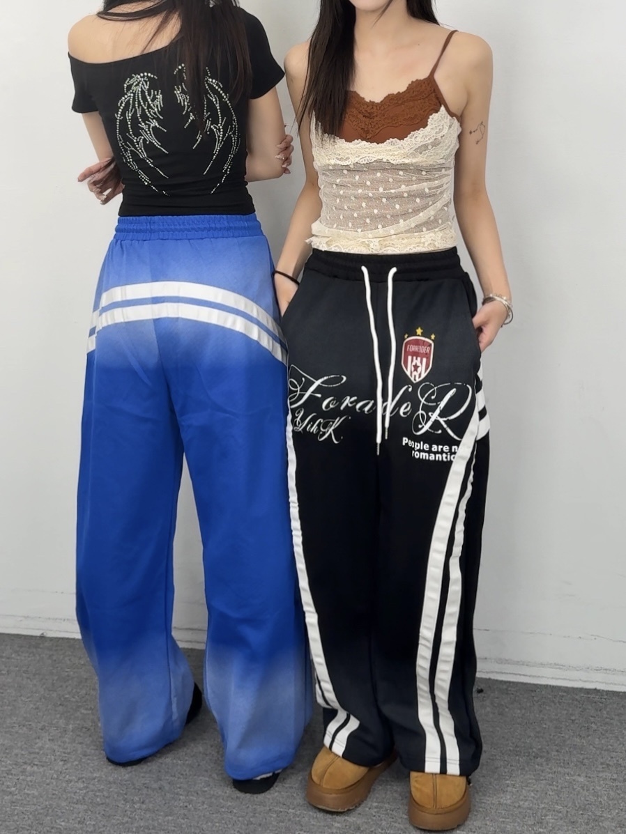 K09現貨草寫英文美式運動風棉褲