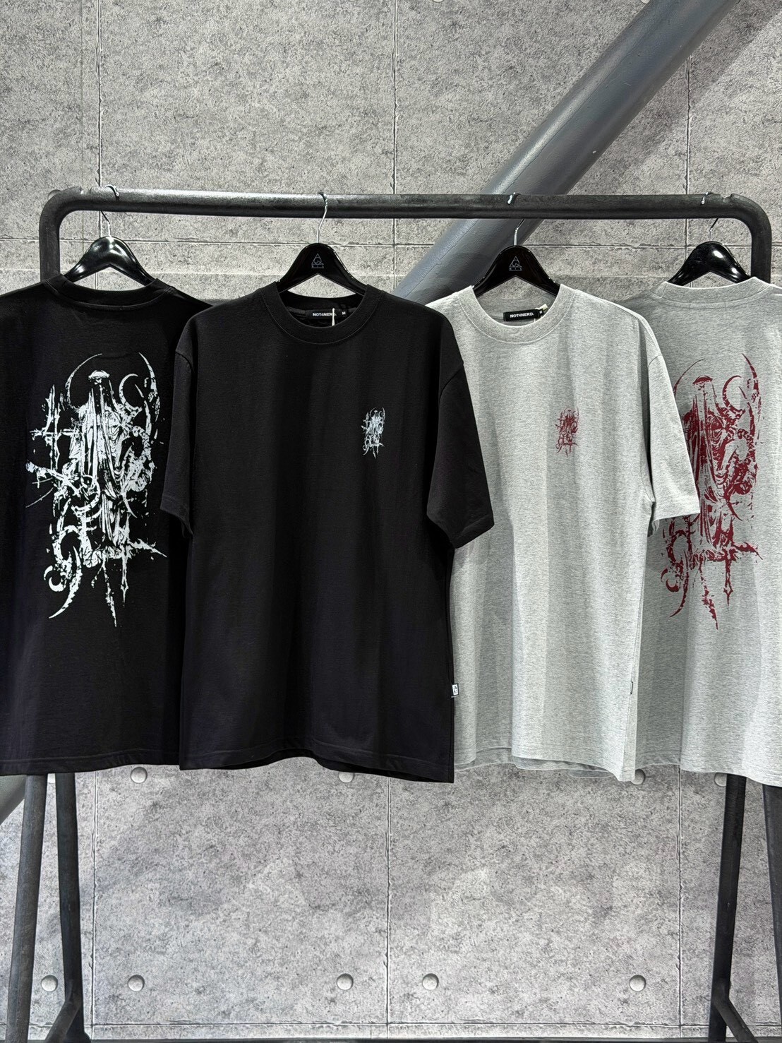 444 NOT4NERD 正背面斑駁圖騰Logo短袖 T