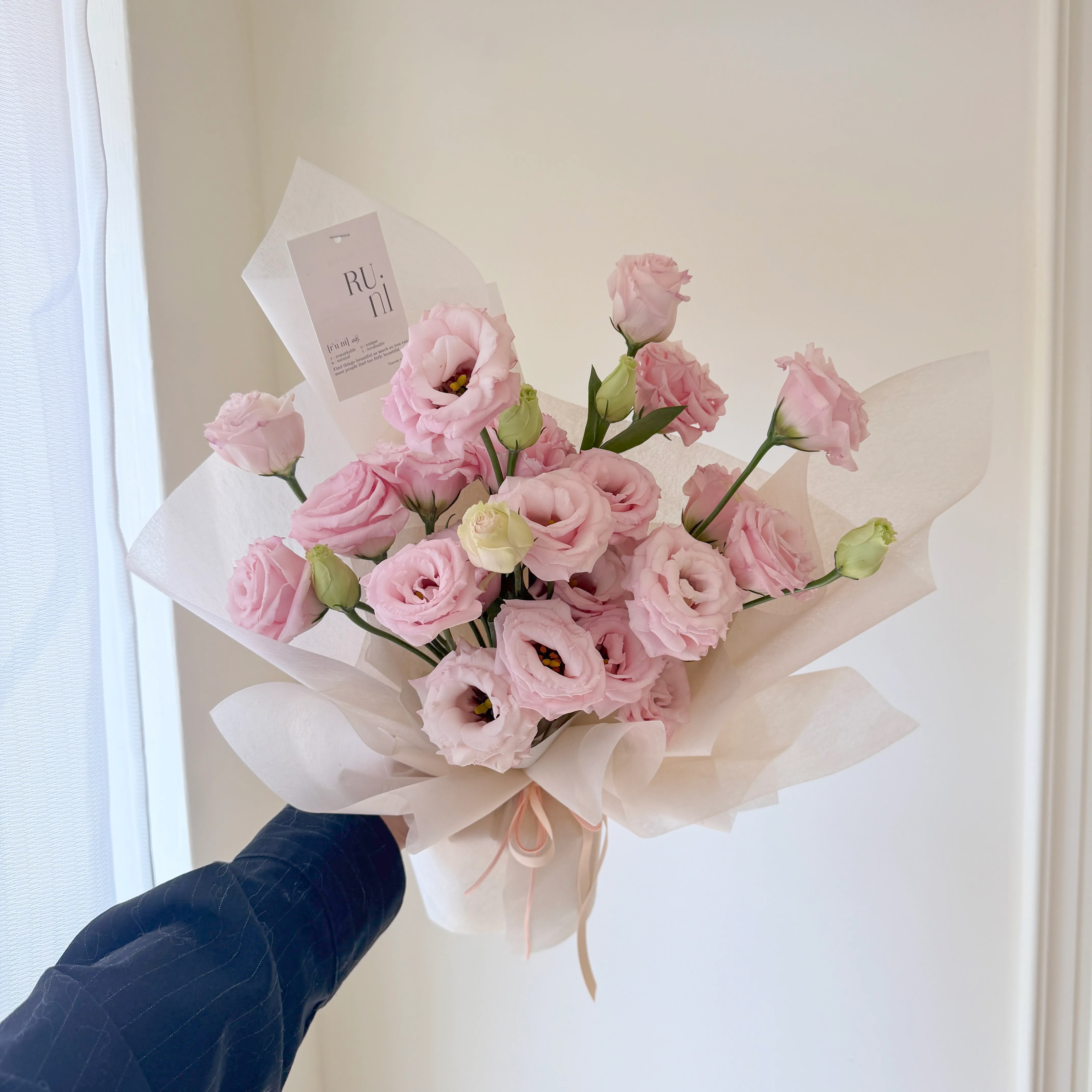 RUNI Valentine's Day Lisianthus Bouquet