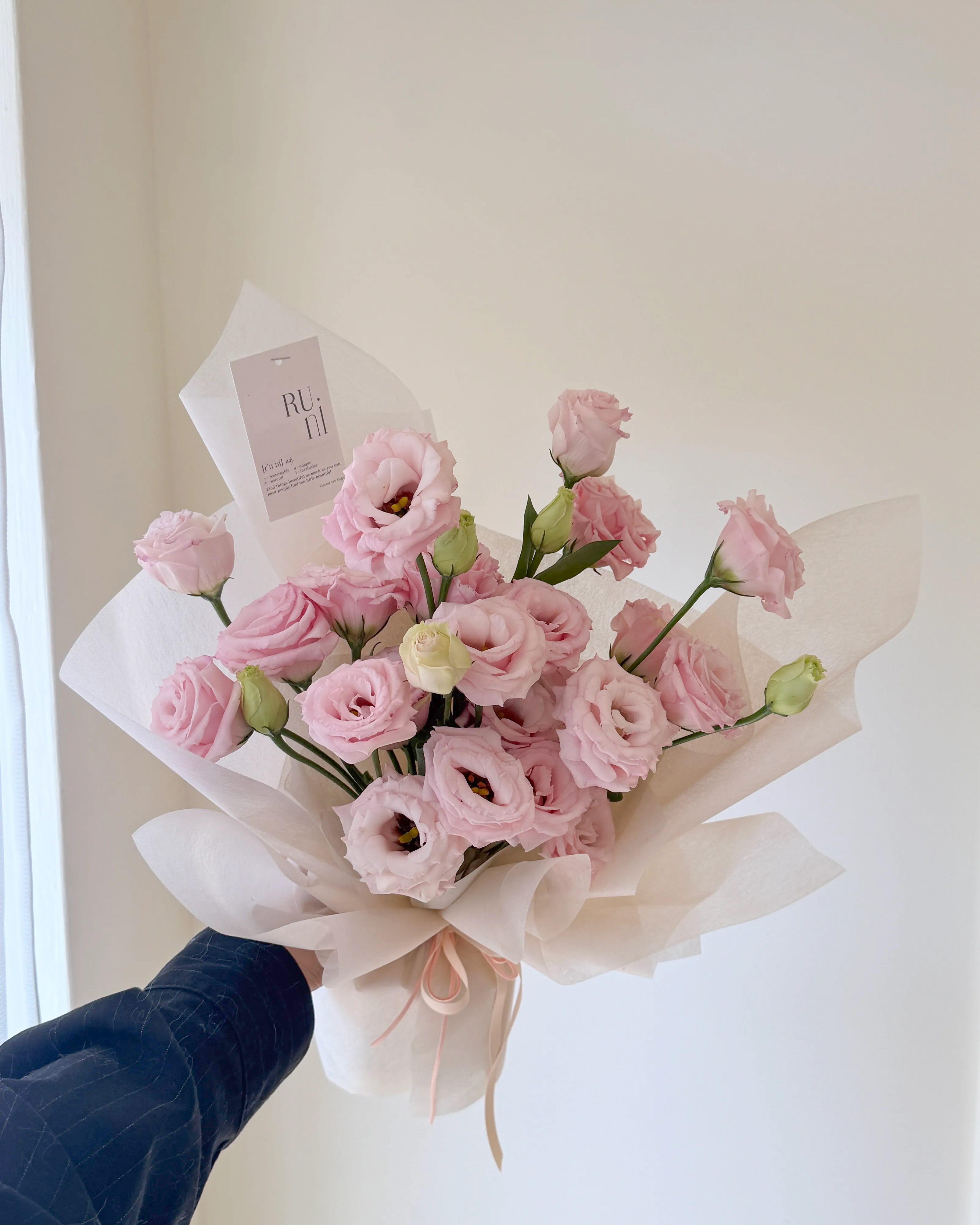 RUNI Valentine's Day Lisianthus Bouquet